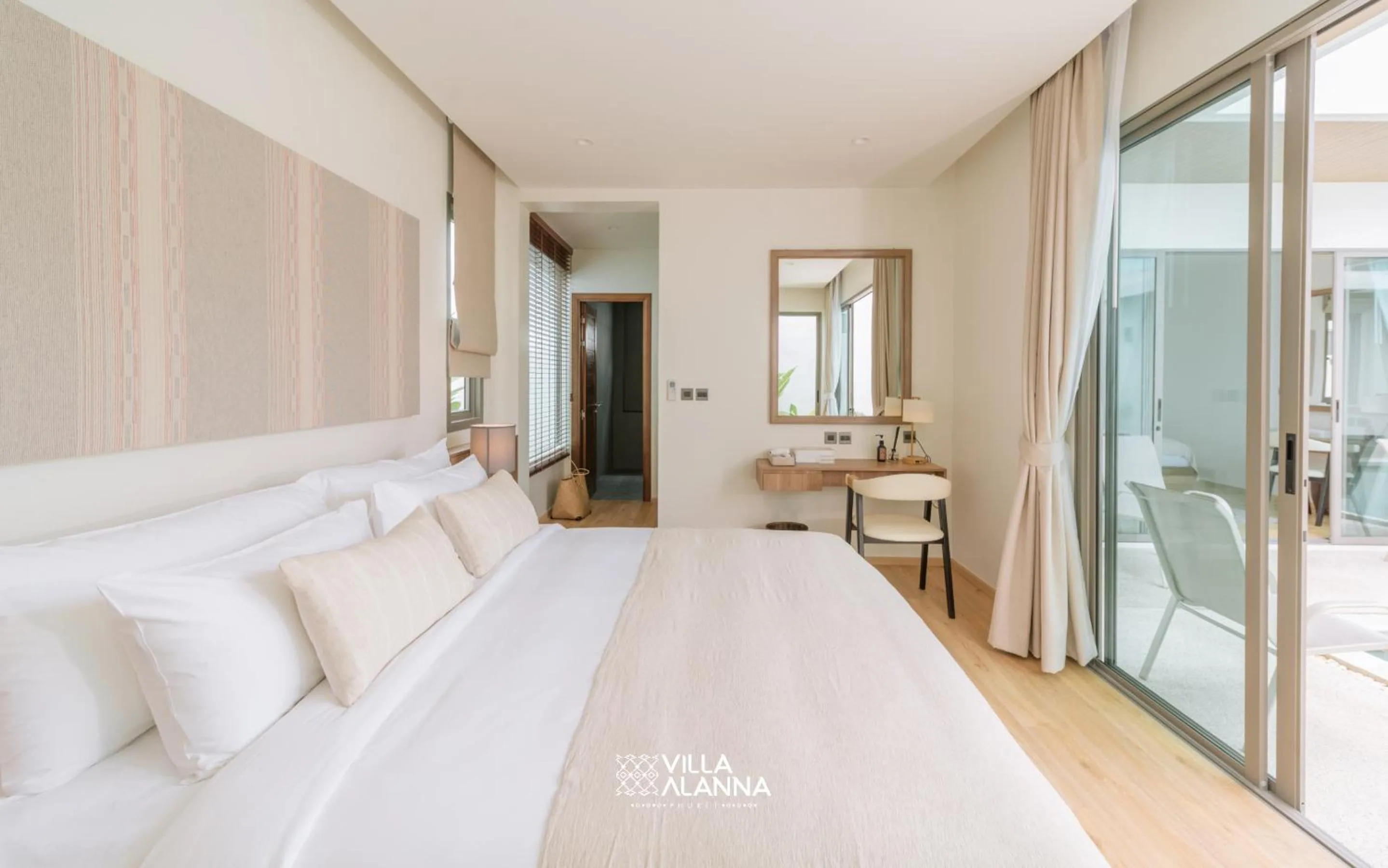 Bedroom, Bed in Villa Alanna Phuket