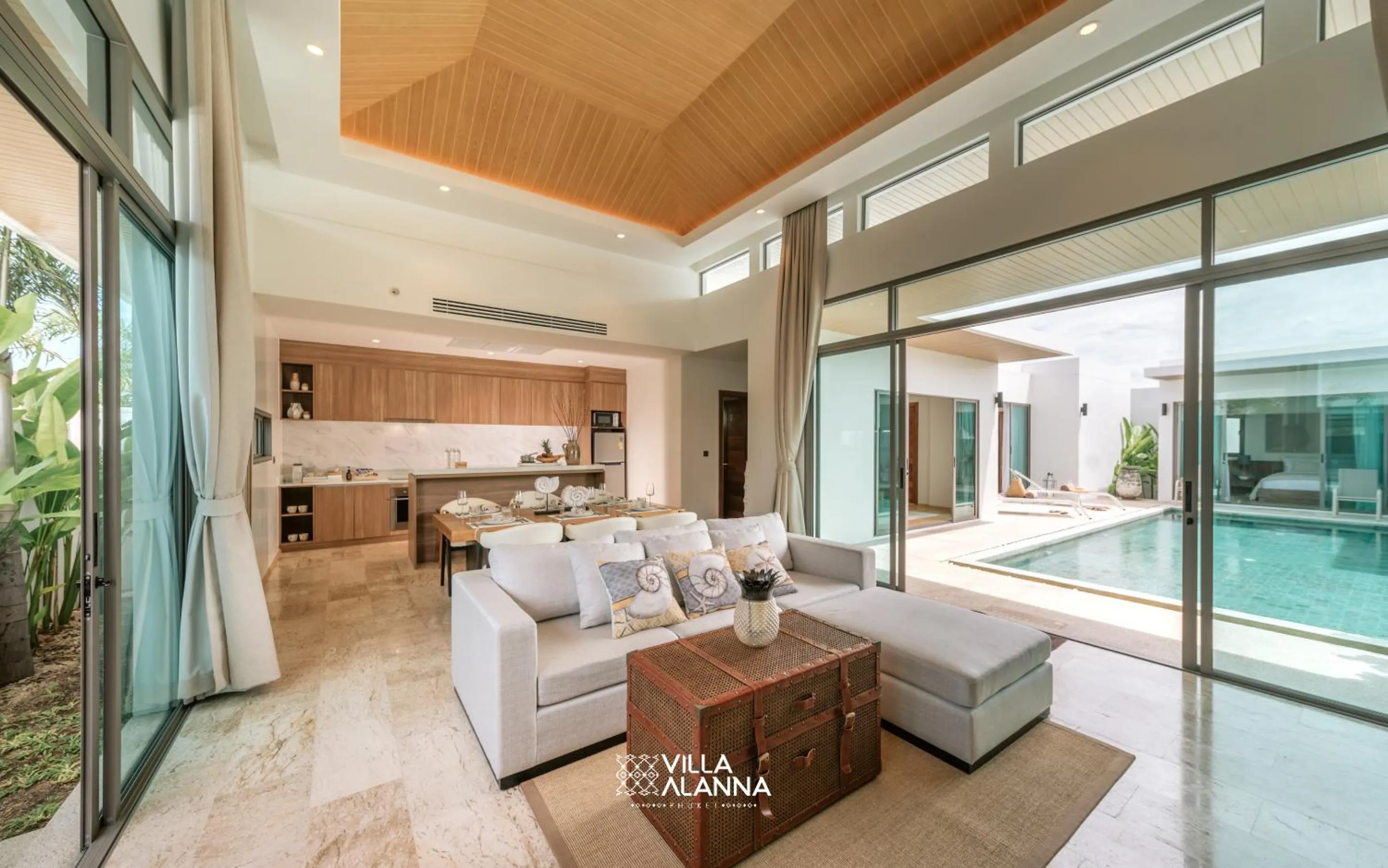 Kitchen or kitchenette in Villa Alanna Phuket