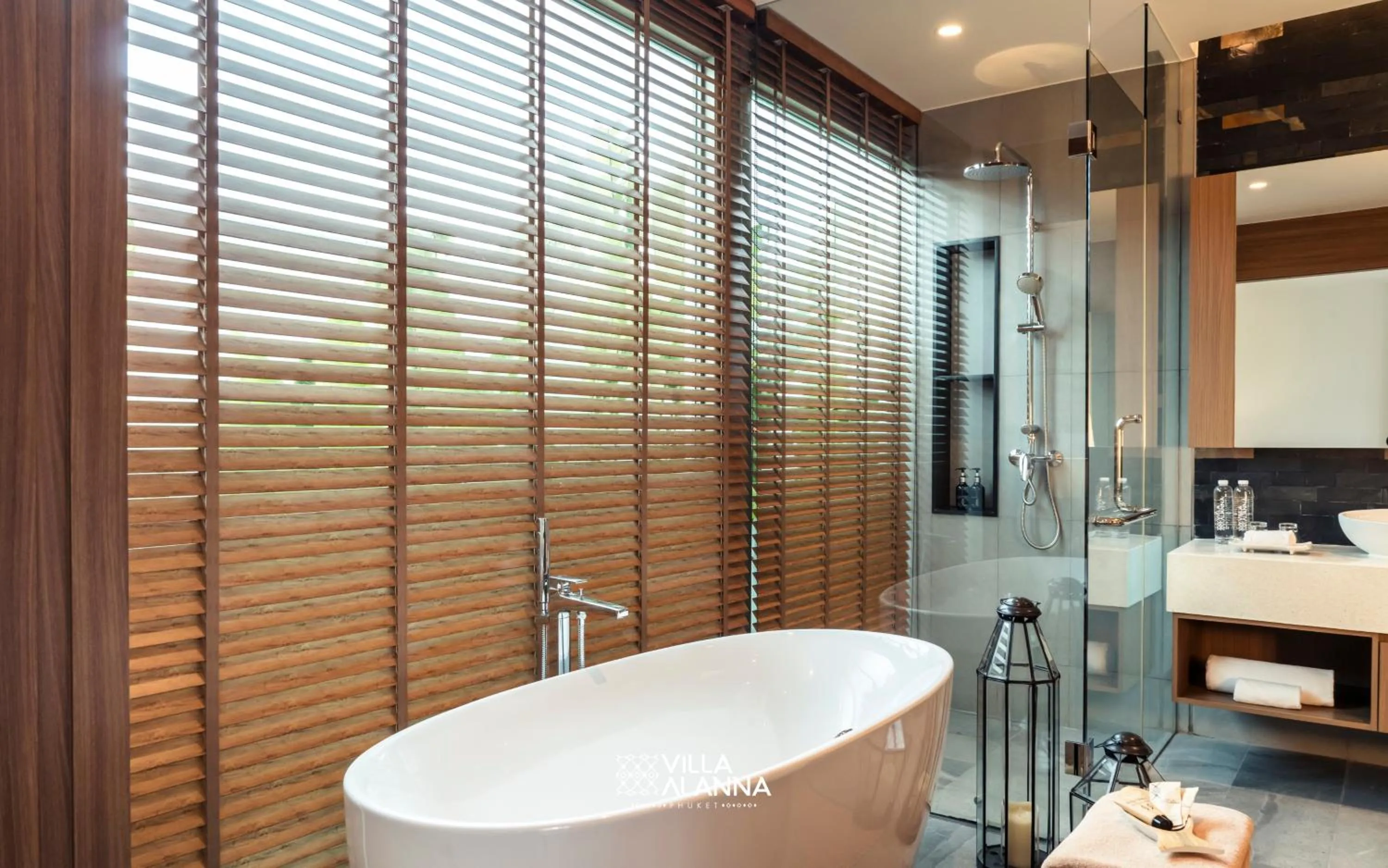 Shower in Villa Alanna Phuket