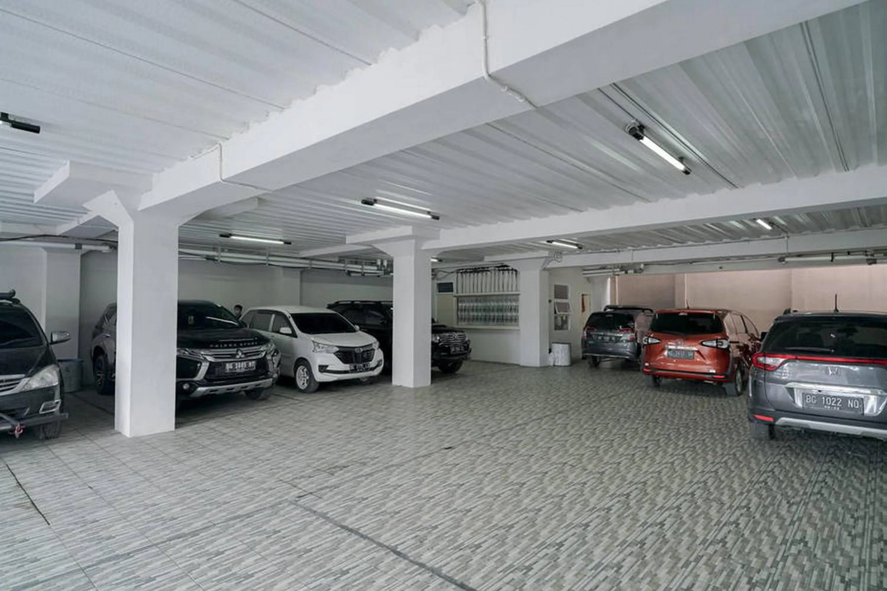 Parking in Urbanview Hotel Bari Syariah Palembang By RedDoorz
