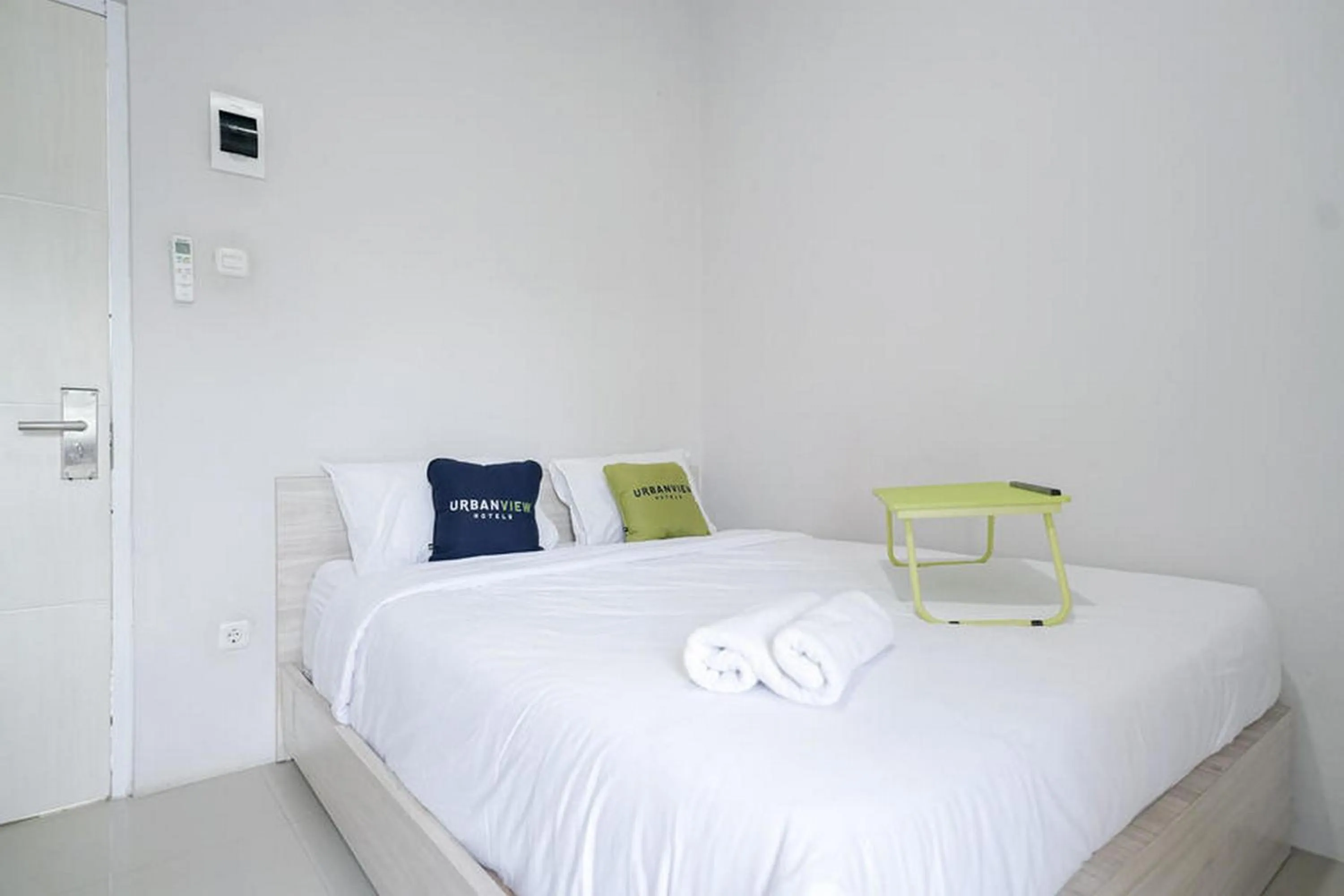 Bedroom, Bed in Urbanview Hotel Bari Syariah Palembang By RedDoorz