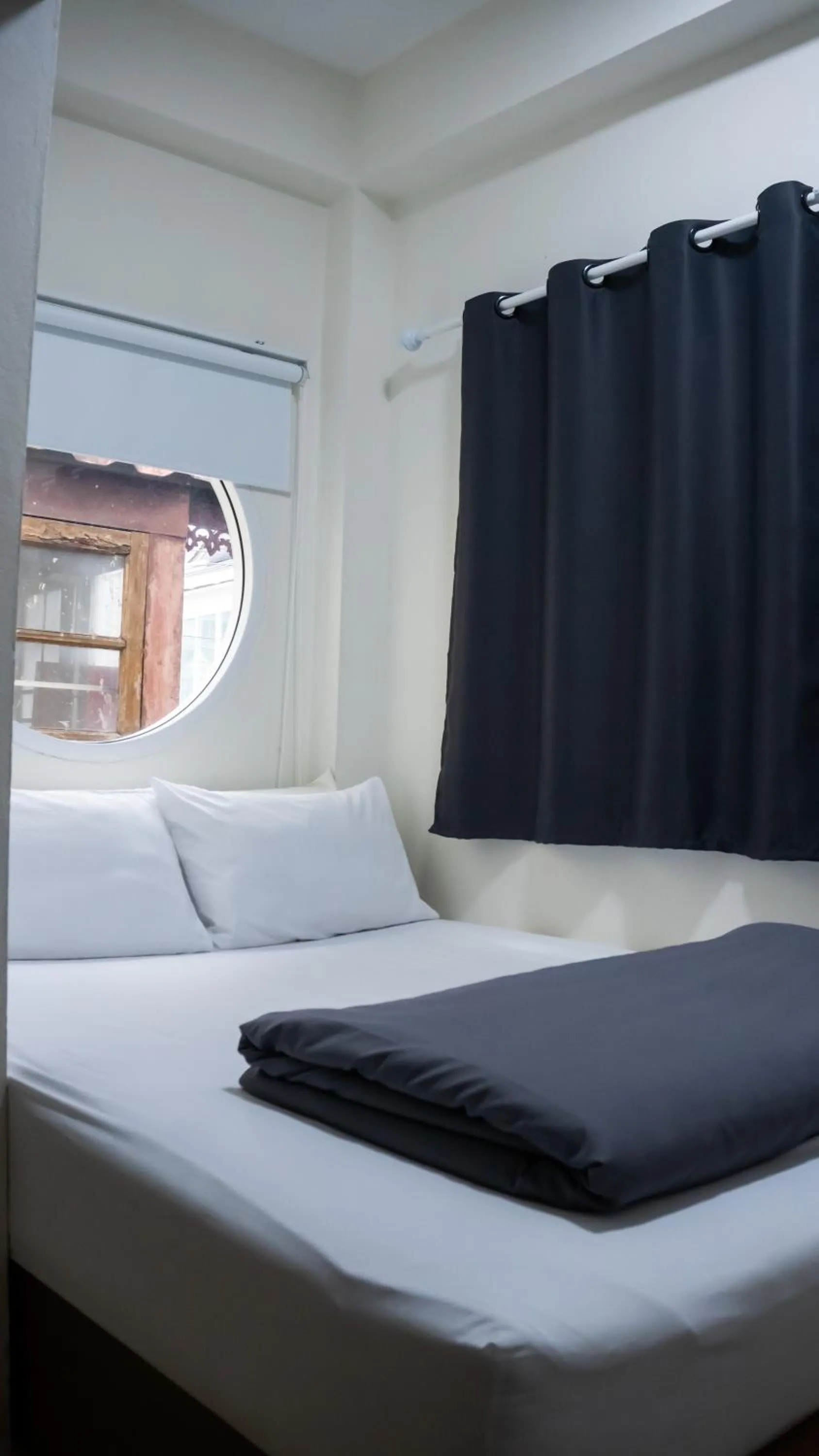 Bed in MiuMiu in da house.