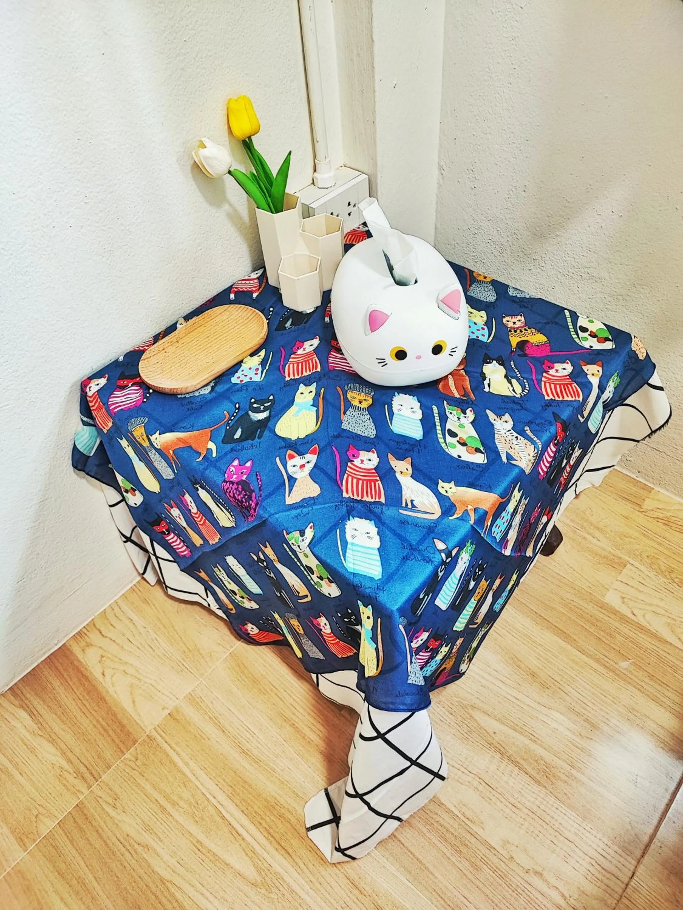 Decorative detail in MiuMiu in da house.