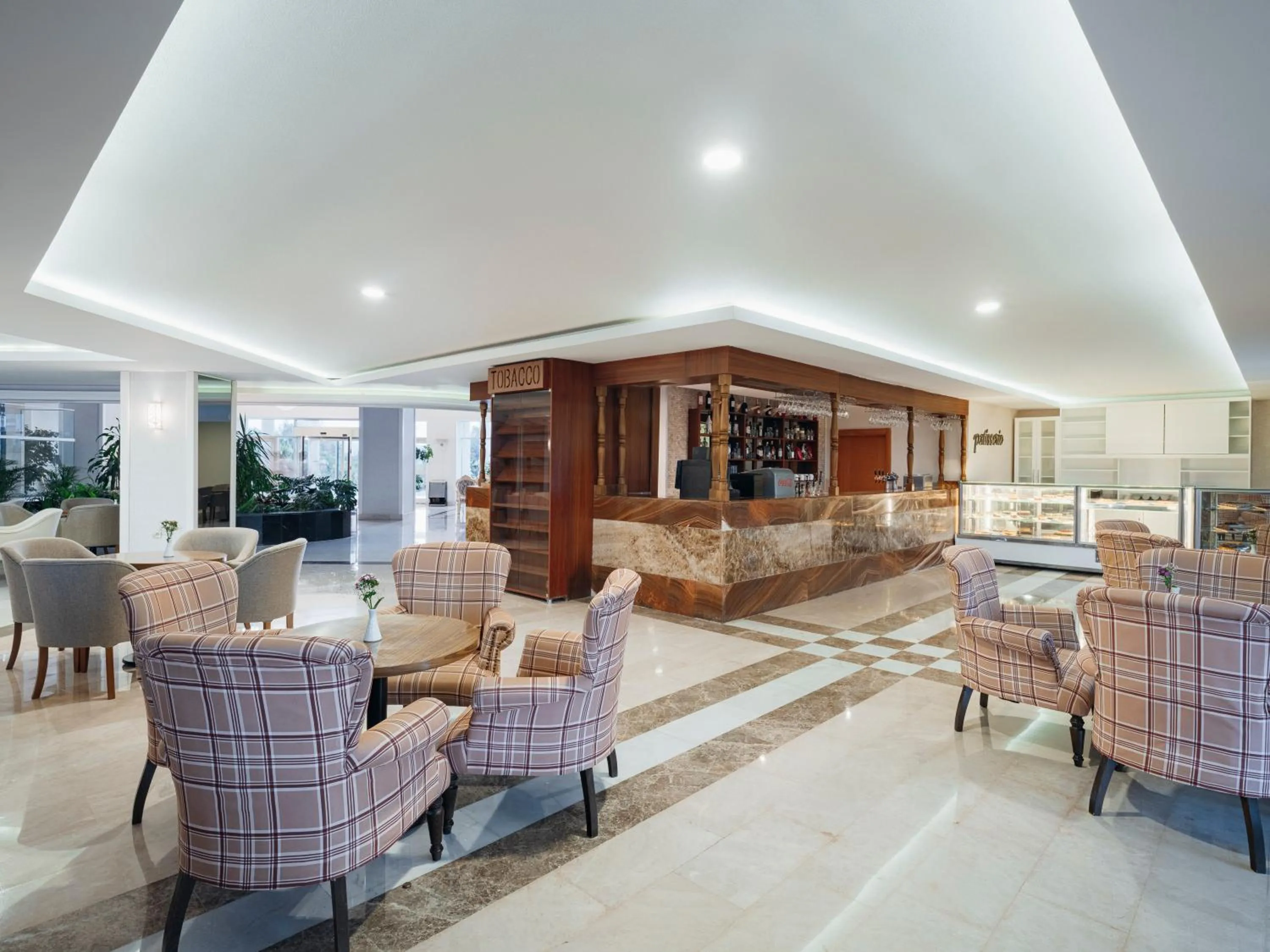 Food and drinks in Asteria Bloom Side