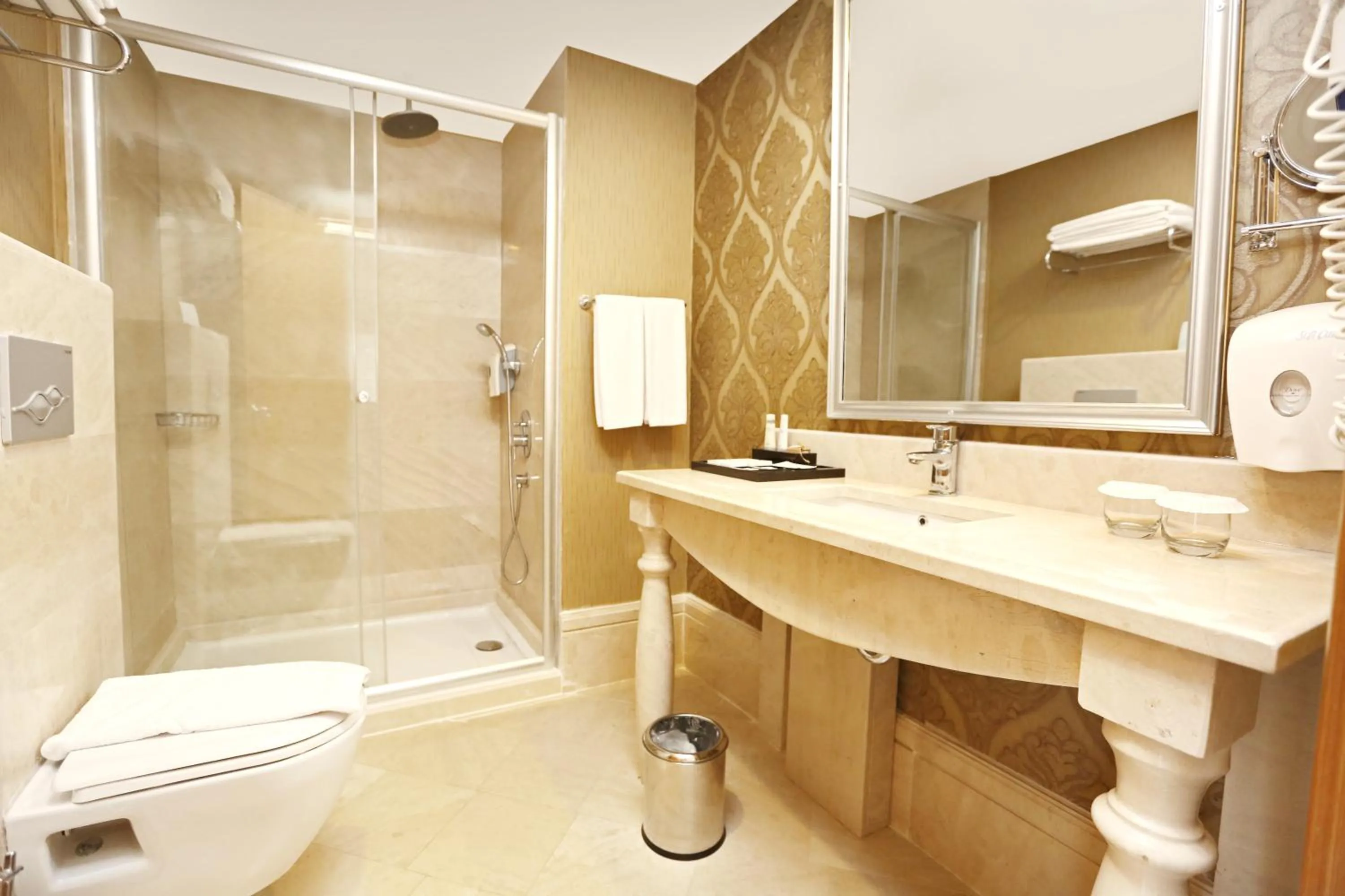 Bathroom in Asteria Bloom Side