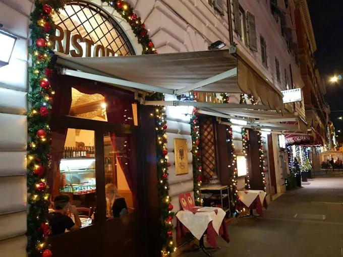 Restaurant/places to eat in Hotel Ferrarese