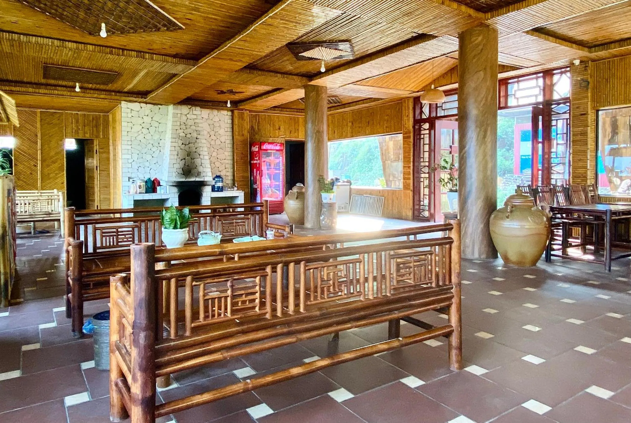 Restaurant/places to eat in Arista Homestay