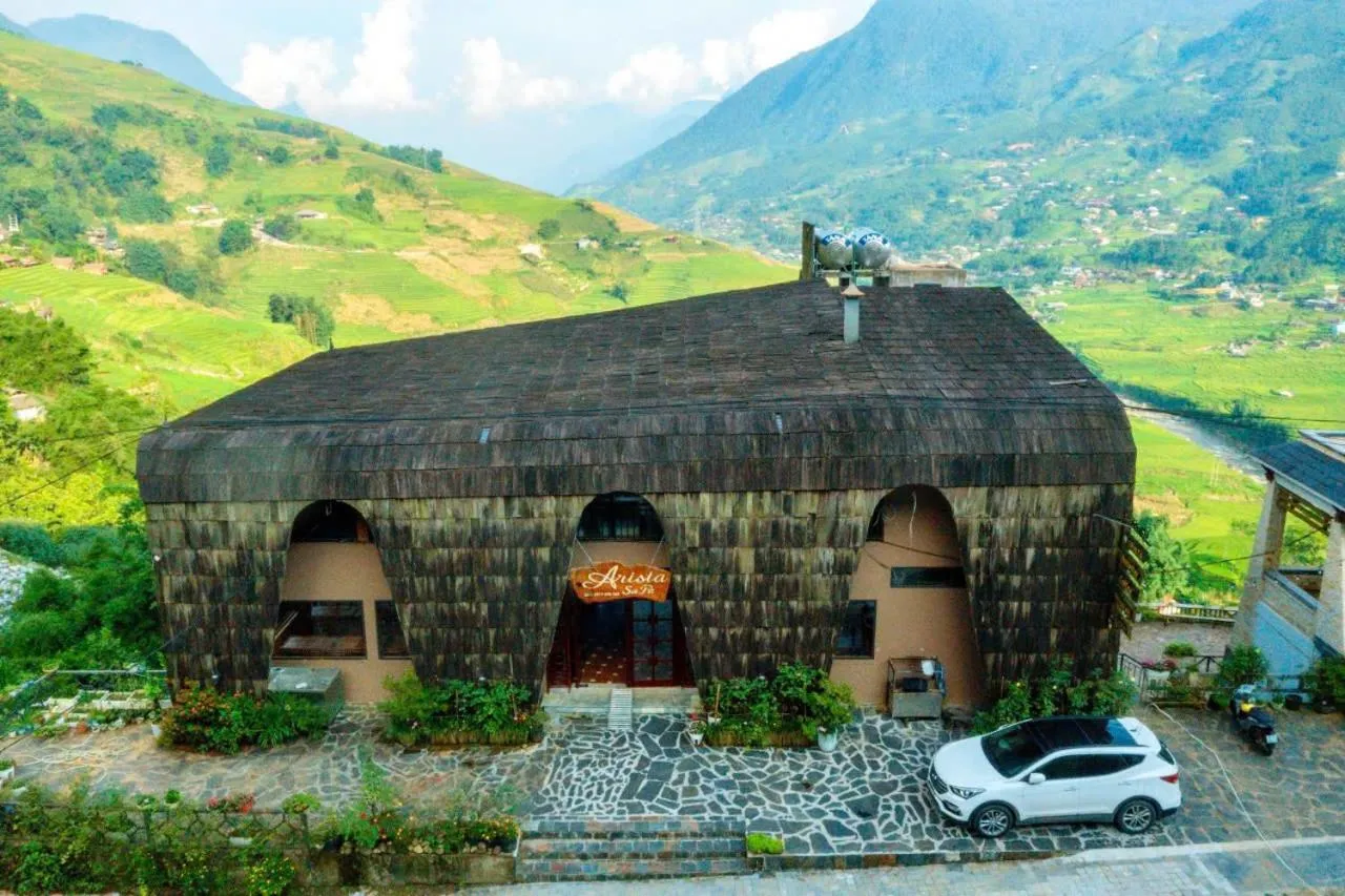 Property building in Arista Homestay