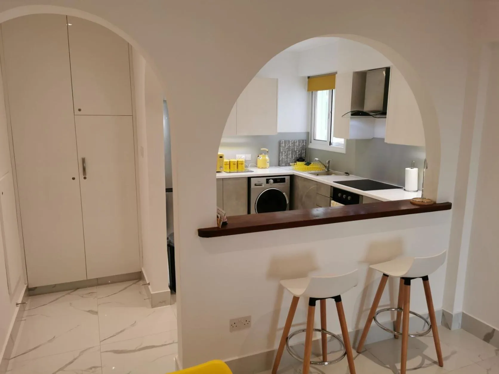 Kitchen or kitchenette in Paphos Gardens Apartment