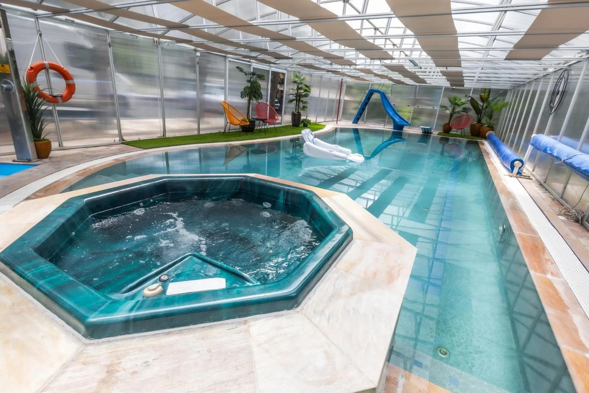 Hot Tub in 4 Évszak Völgyhotel