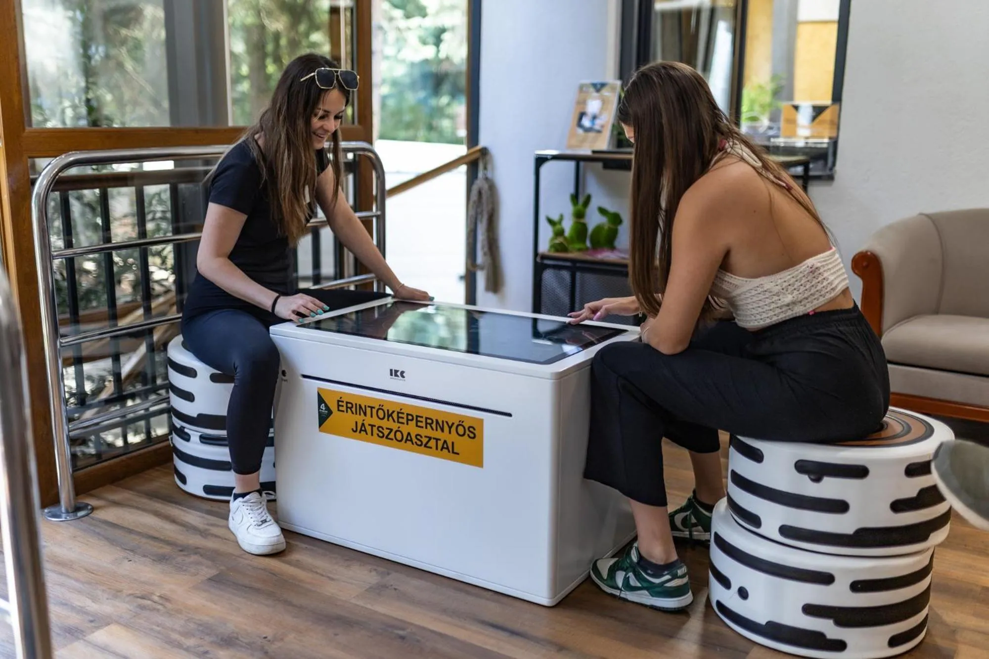 People in 4 Évszak Völgyhotel