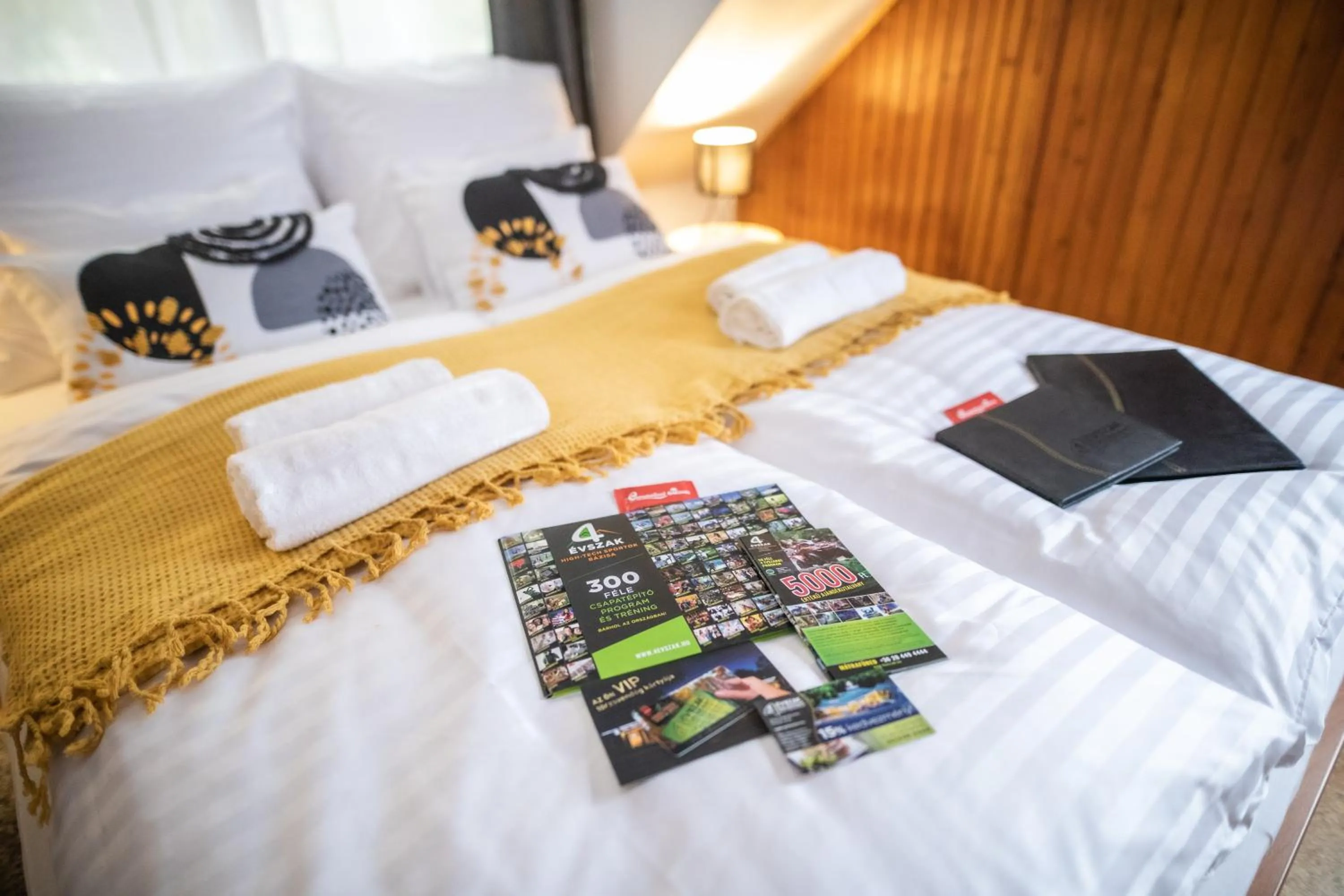 Bed in 4 Évszak Völgyhotel