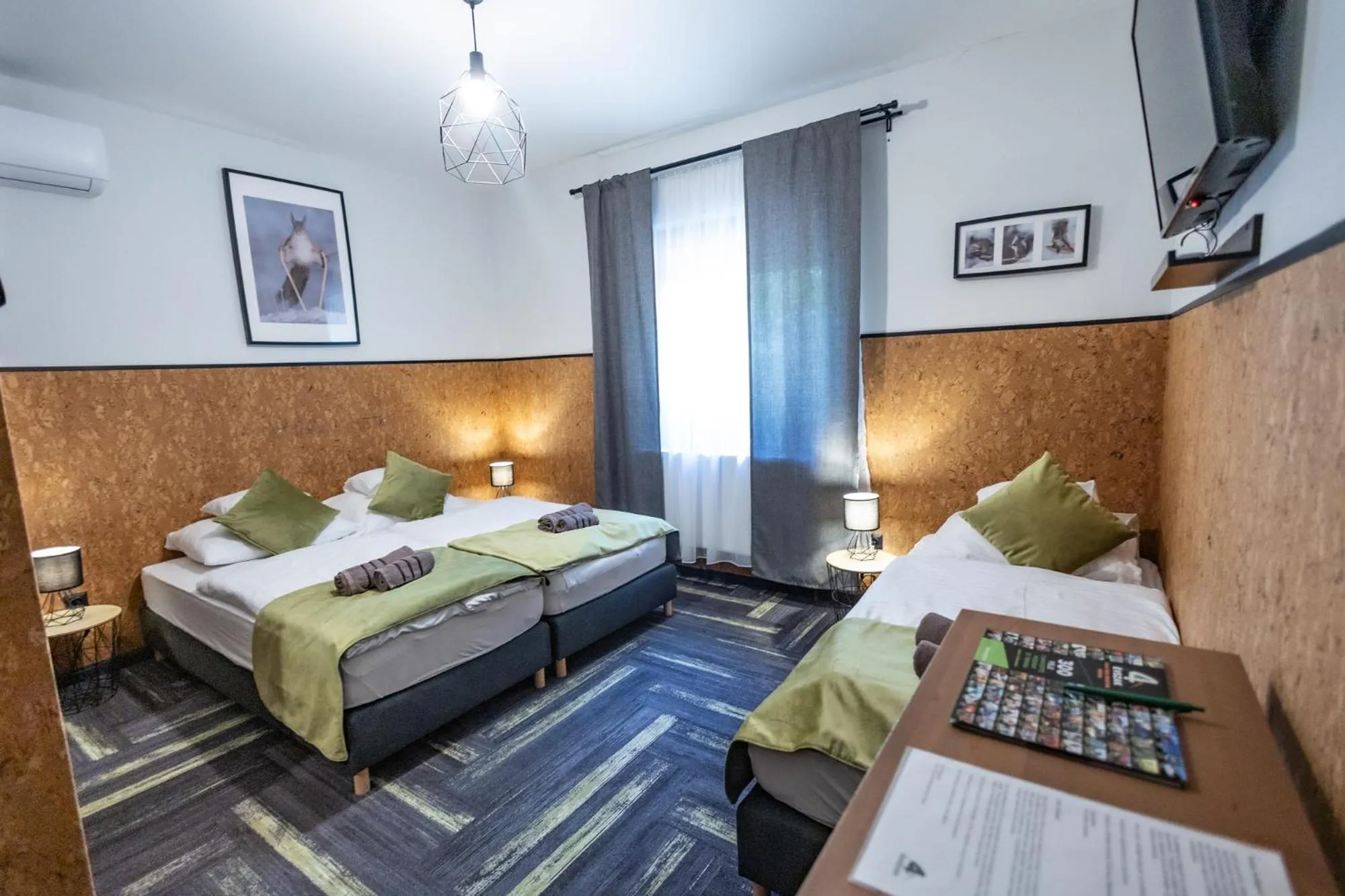 Bed in 4 Évszak Völgyhotel