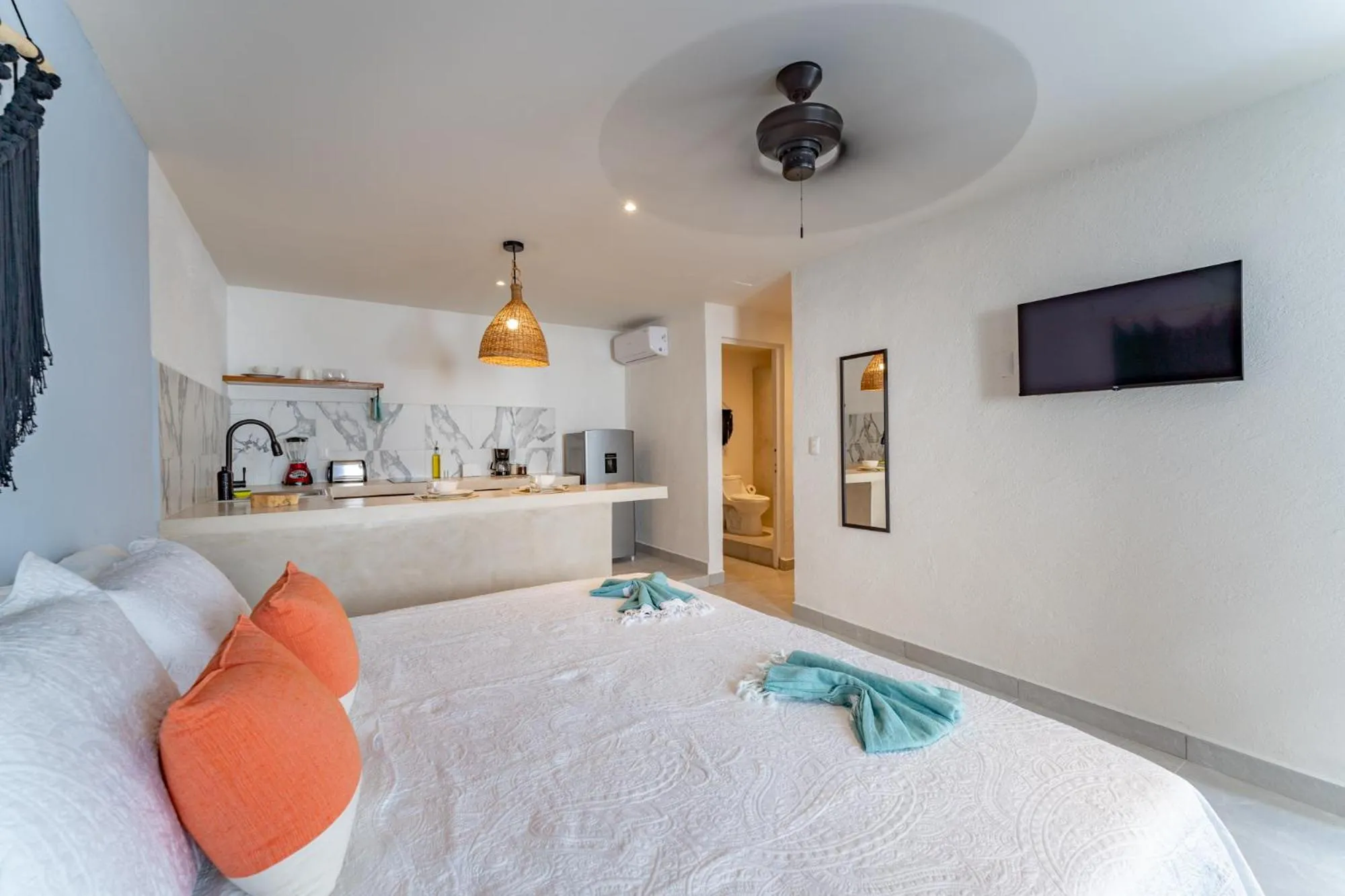 Photo of the whole room, Bed in Casa Yako