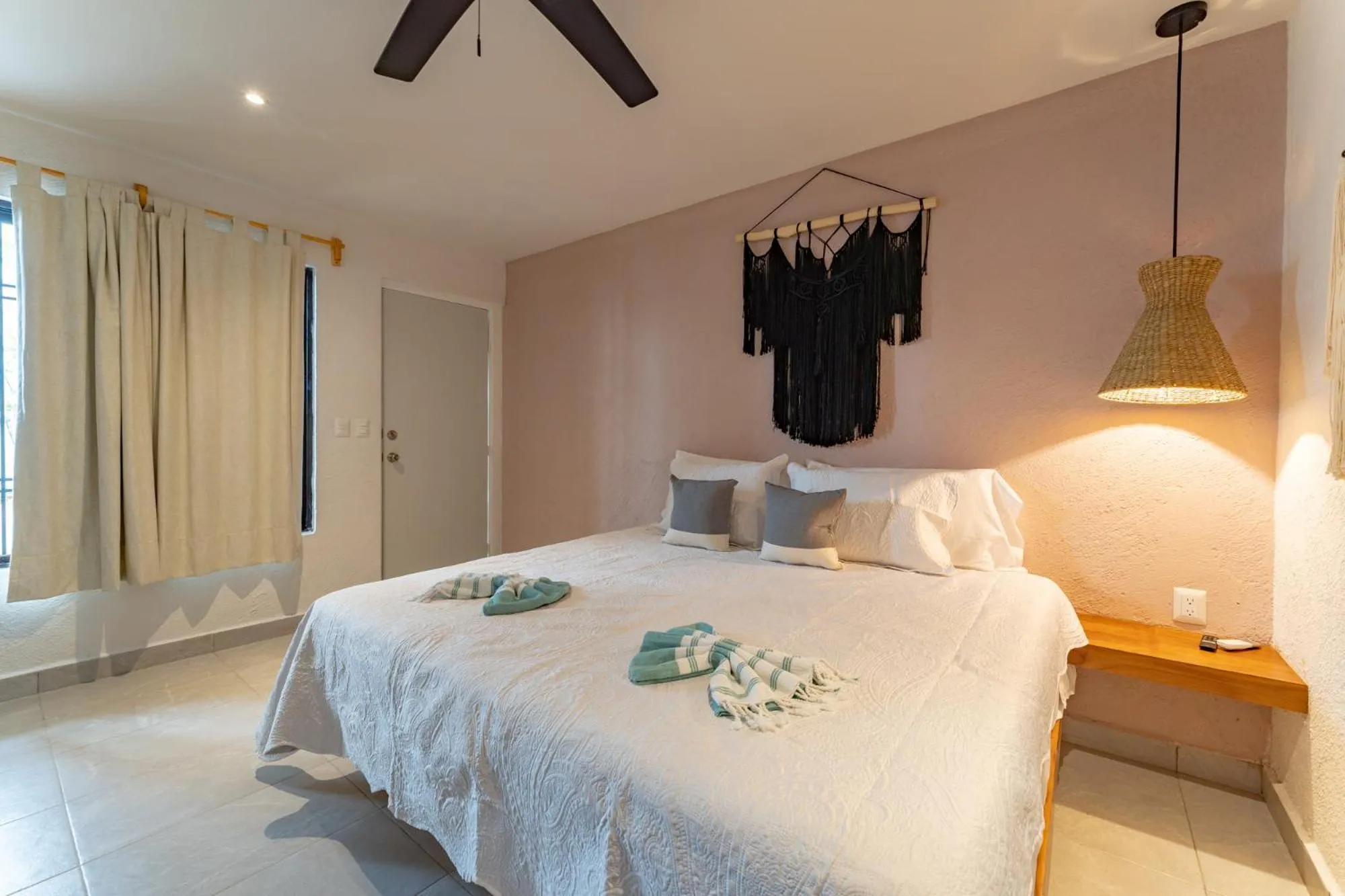 Photo of the whole room, Bed in Casa Yako