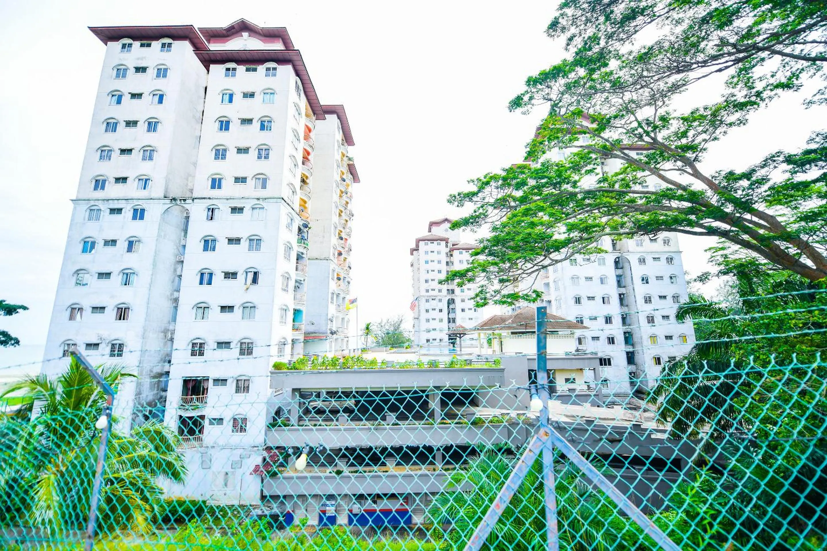 Property building in OYO Home 90466 JC Sunshine Bay Resort Apartment Port Dickson