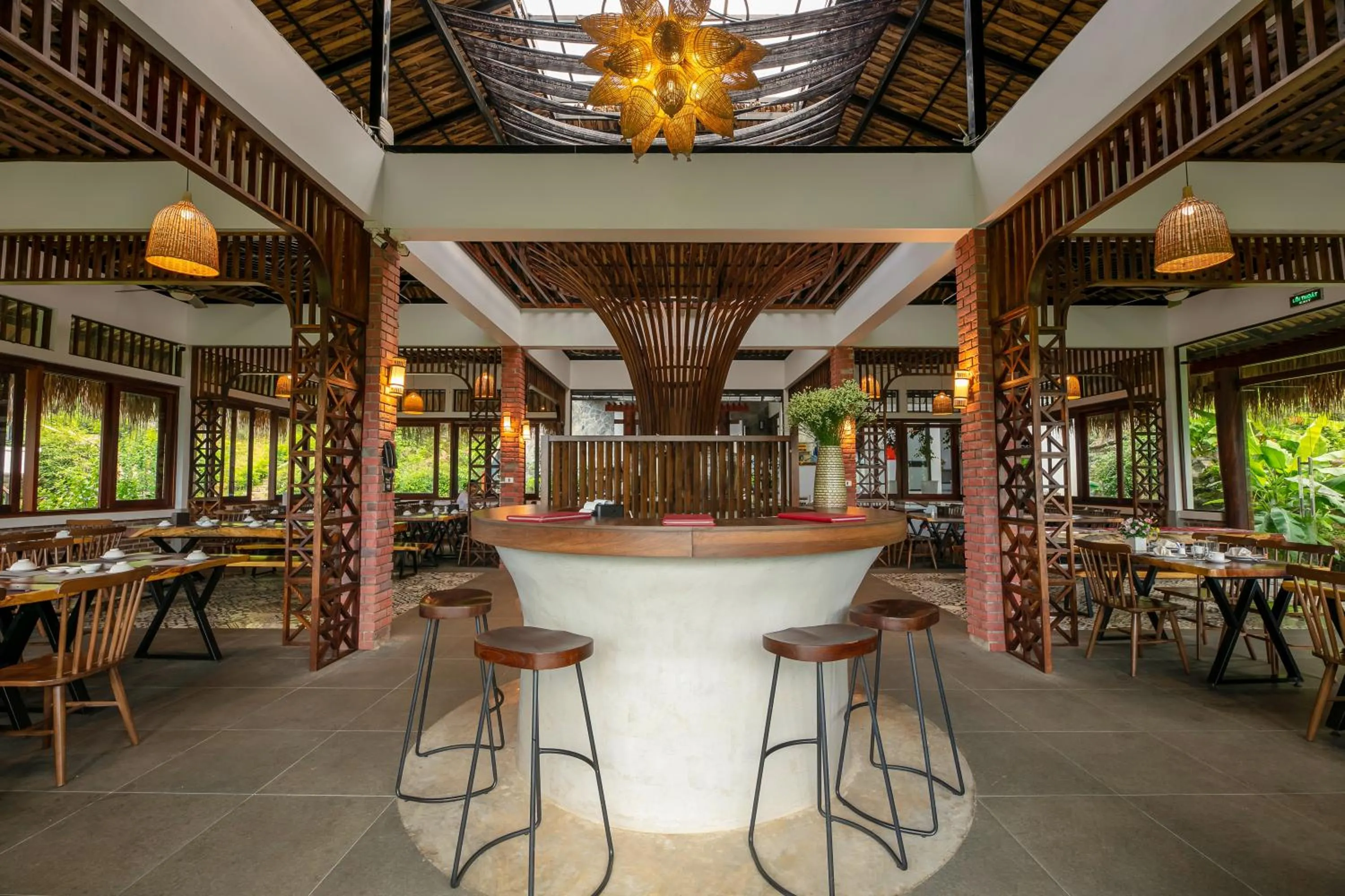 Restaurant/places to eat in PU LUONG BOCBANDI RETREAT