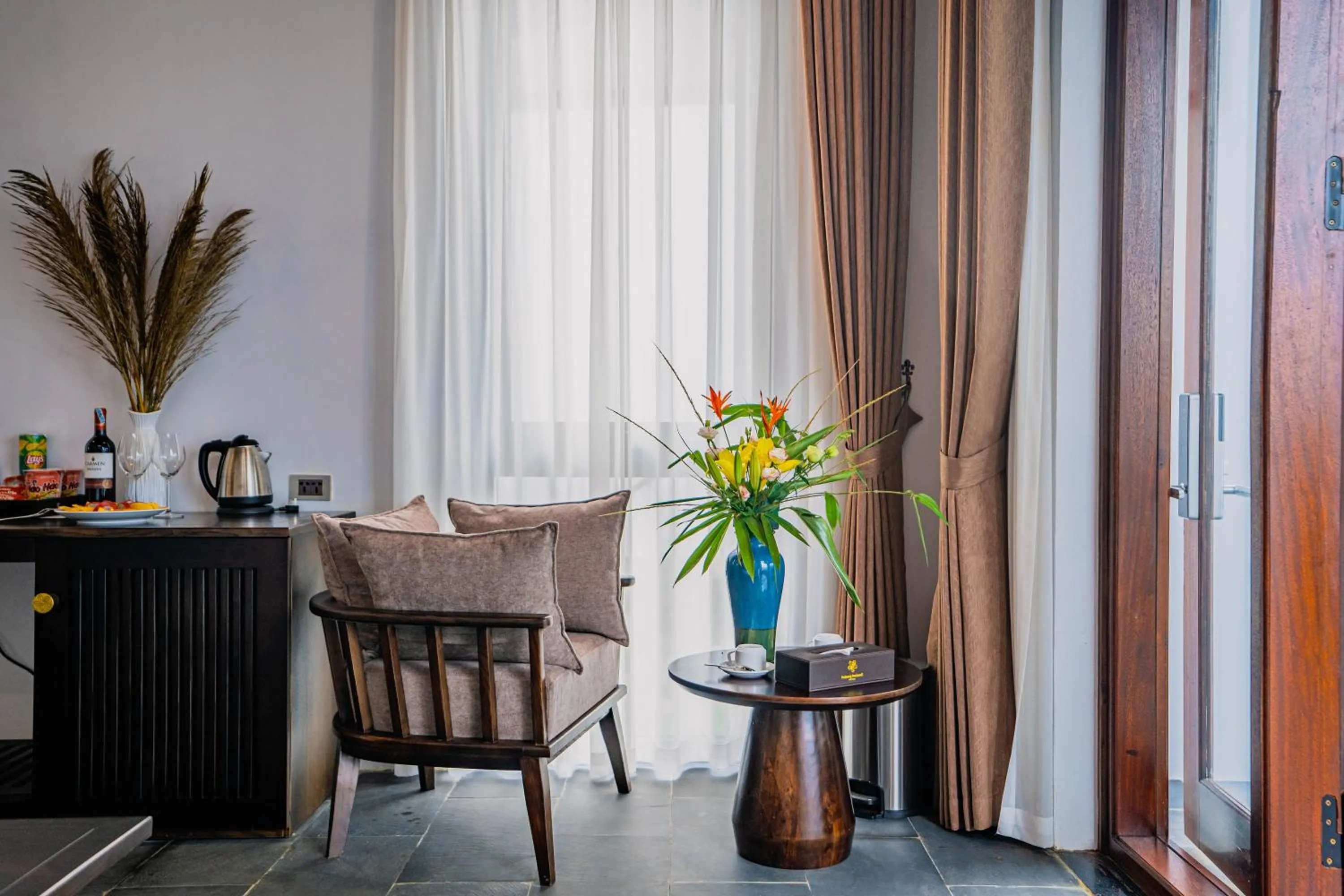 Seating area in PU LUONG BOCBANDI RETREAT