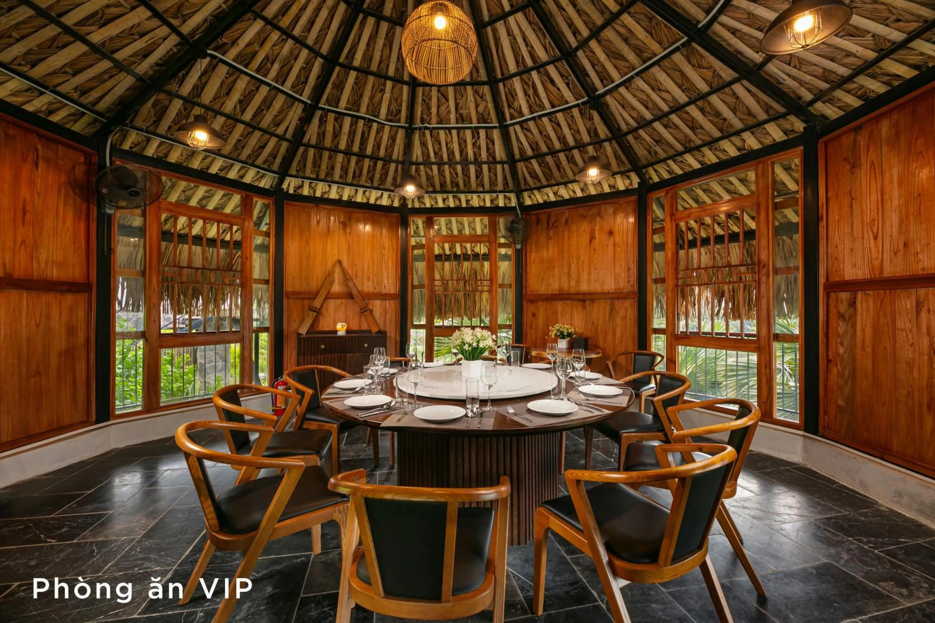 Restaurant/places to eat in PU LUONG BOCBANDI RETREAT