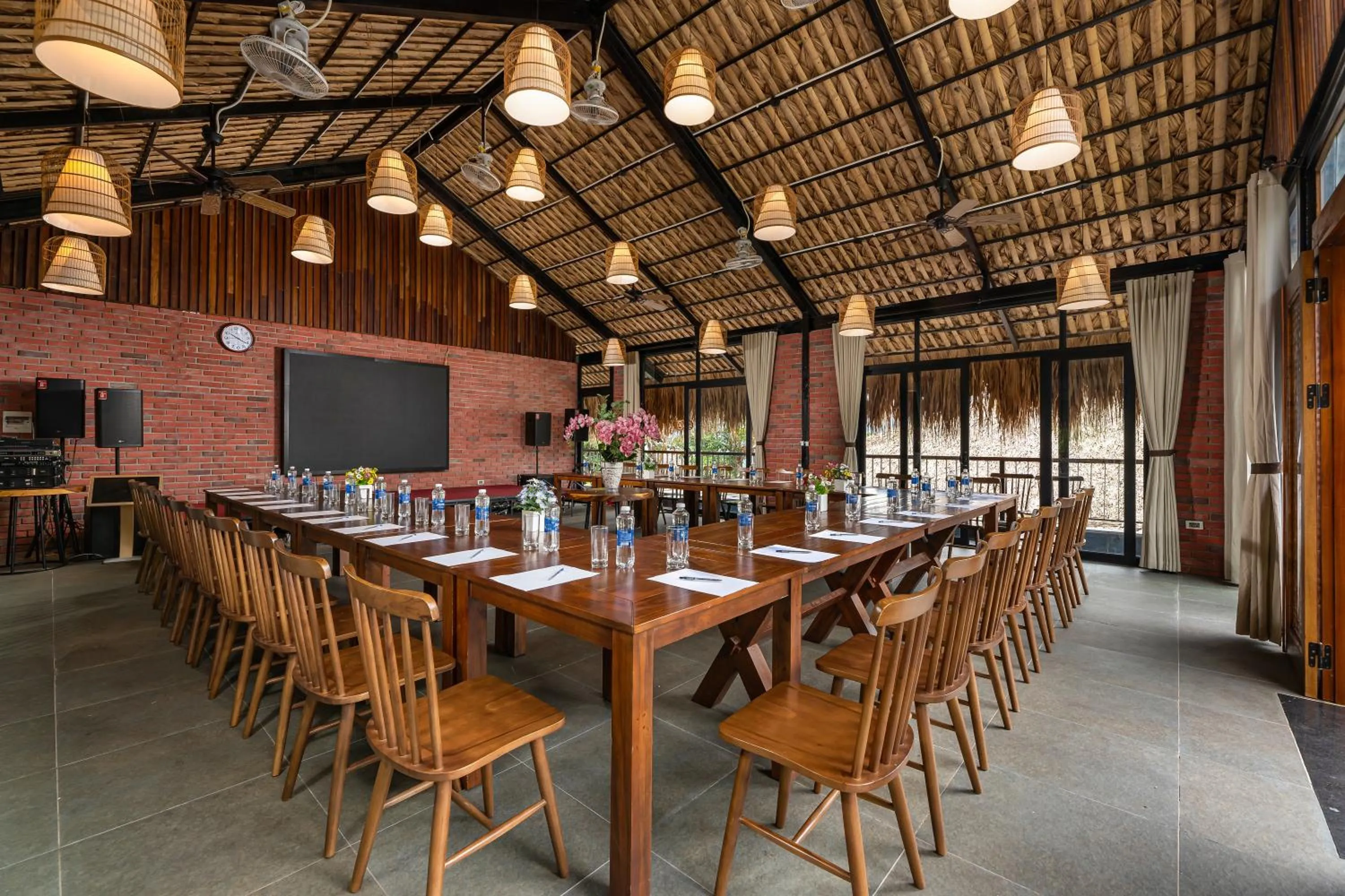 Restaurant/places to eat in PU LUONG BOCBANDI RETREAT