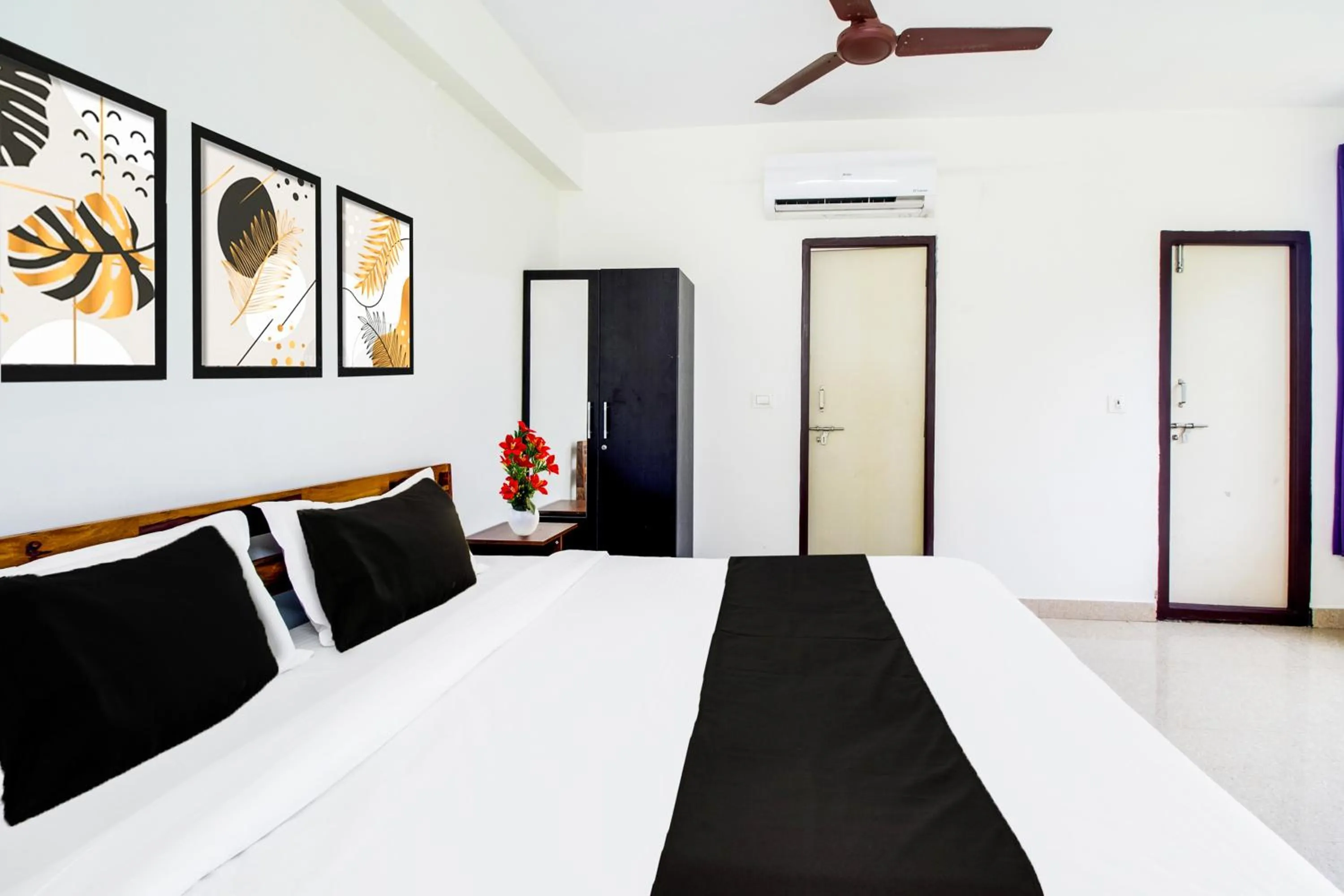 Bedroom, Bed in Super Hotel O Vizag IT Hill Rushikonda