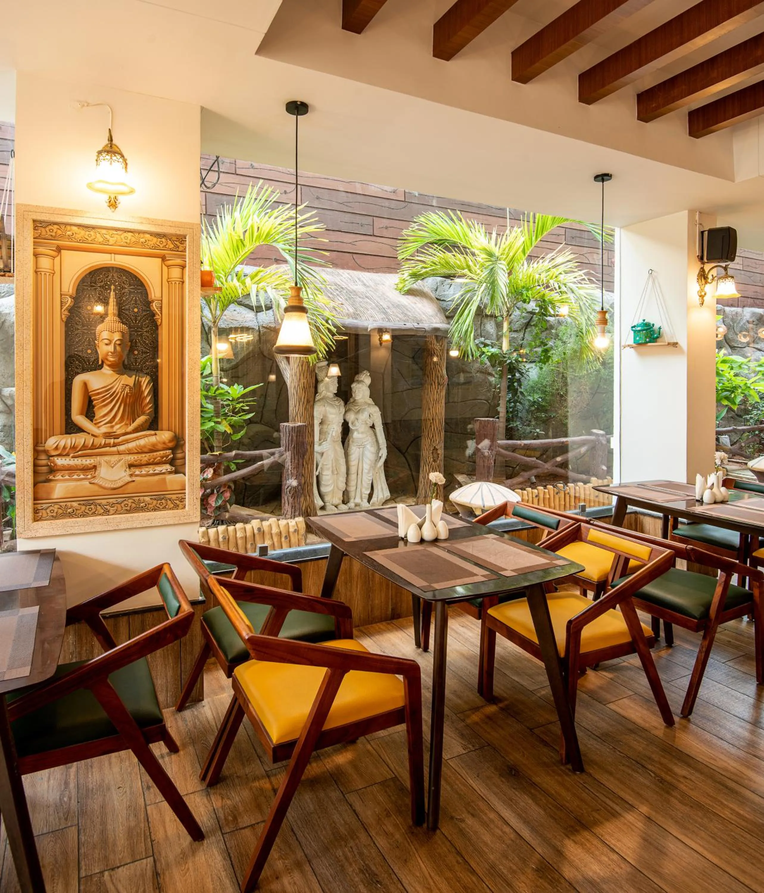 Restaurant/places to eat in M Square Hotel