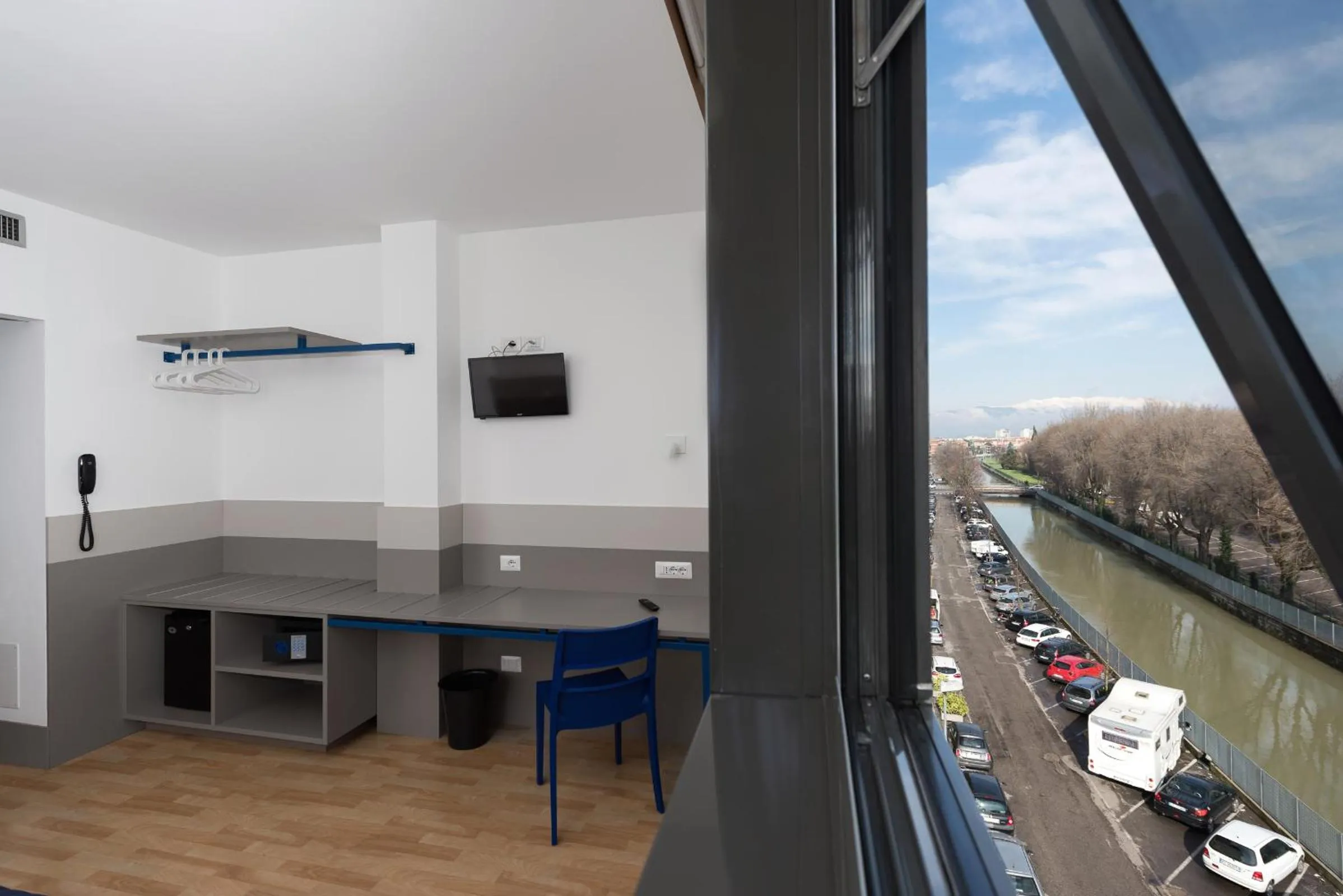 Photo of the whole room in Hotel Martini