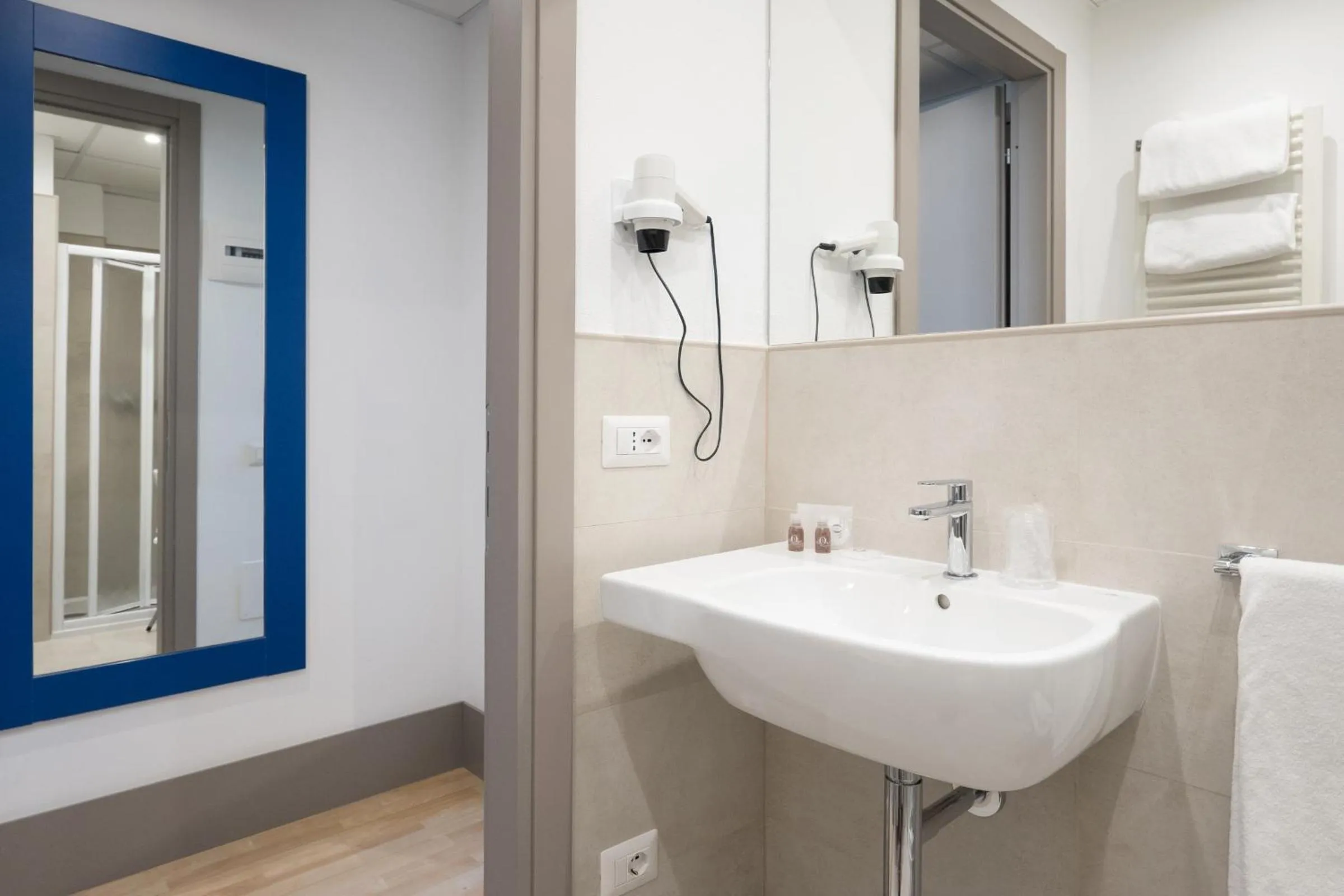 Bathroom in Hotel Martini