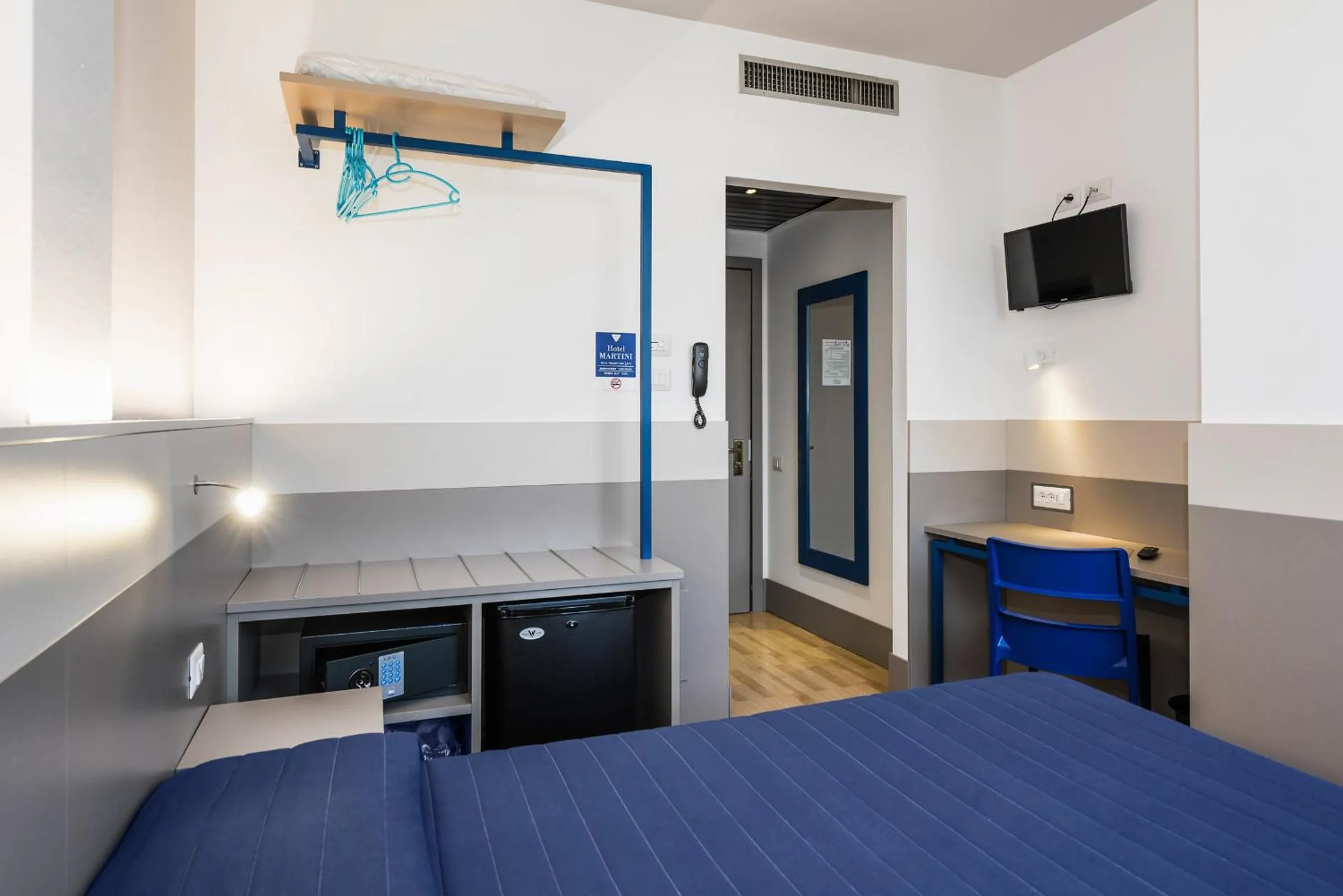 Photo of the whole room, Bed in Hotel Martini