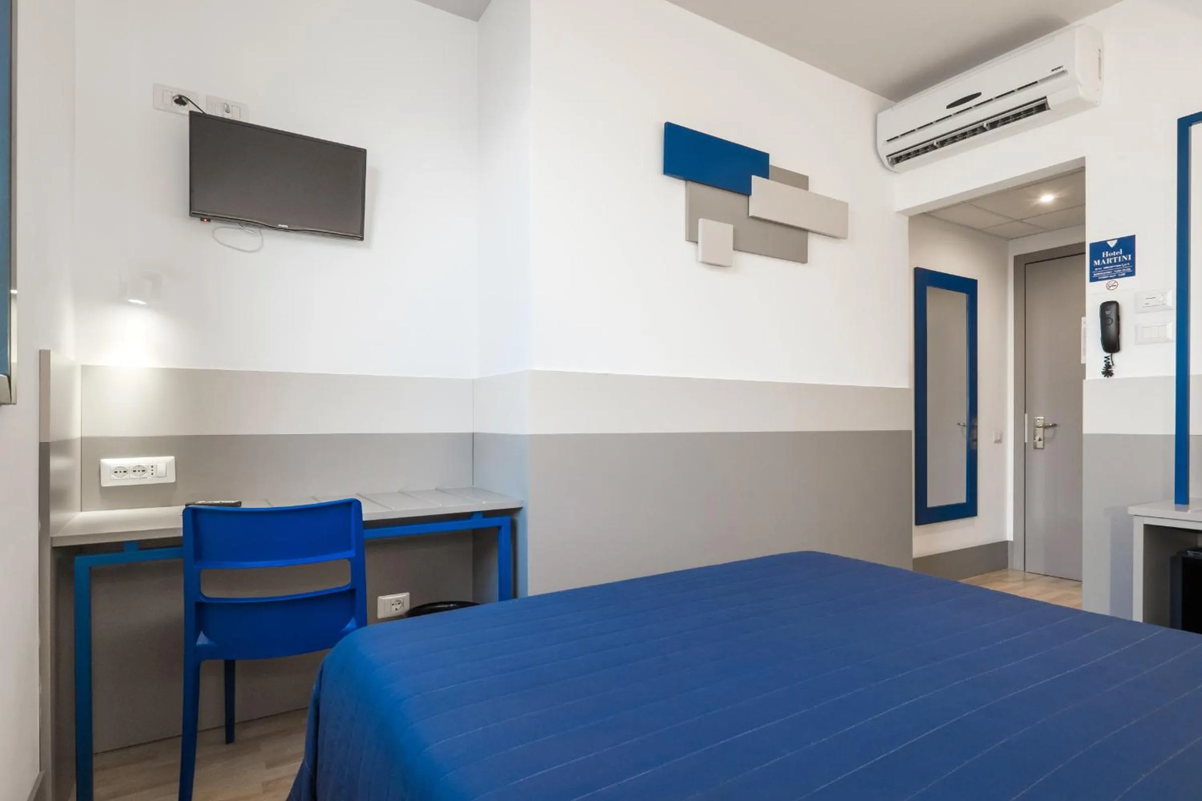 Photo of the whole room, Bed in Hotel Martini