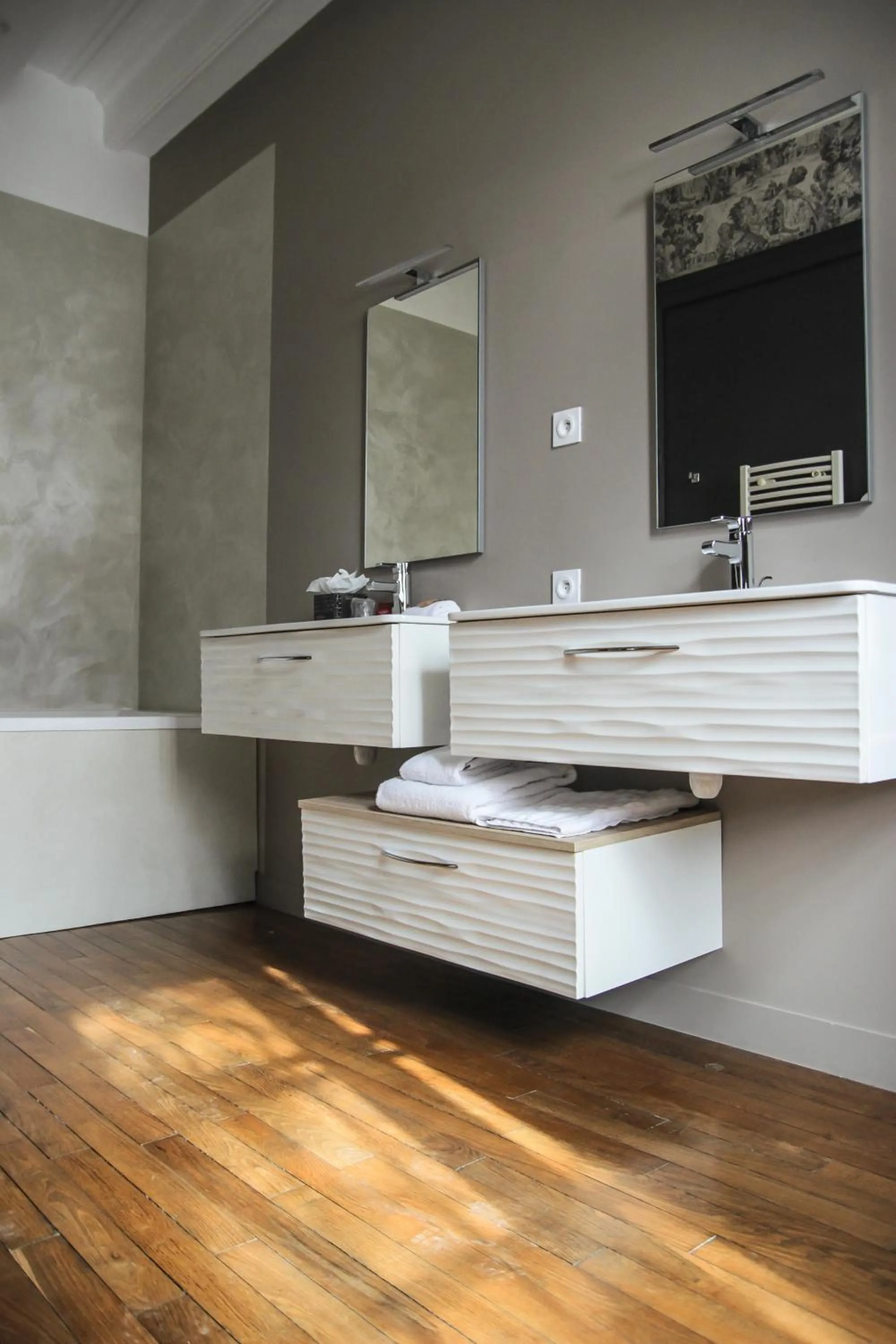 Bathroom in Hôtel Le Petit Périer