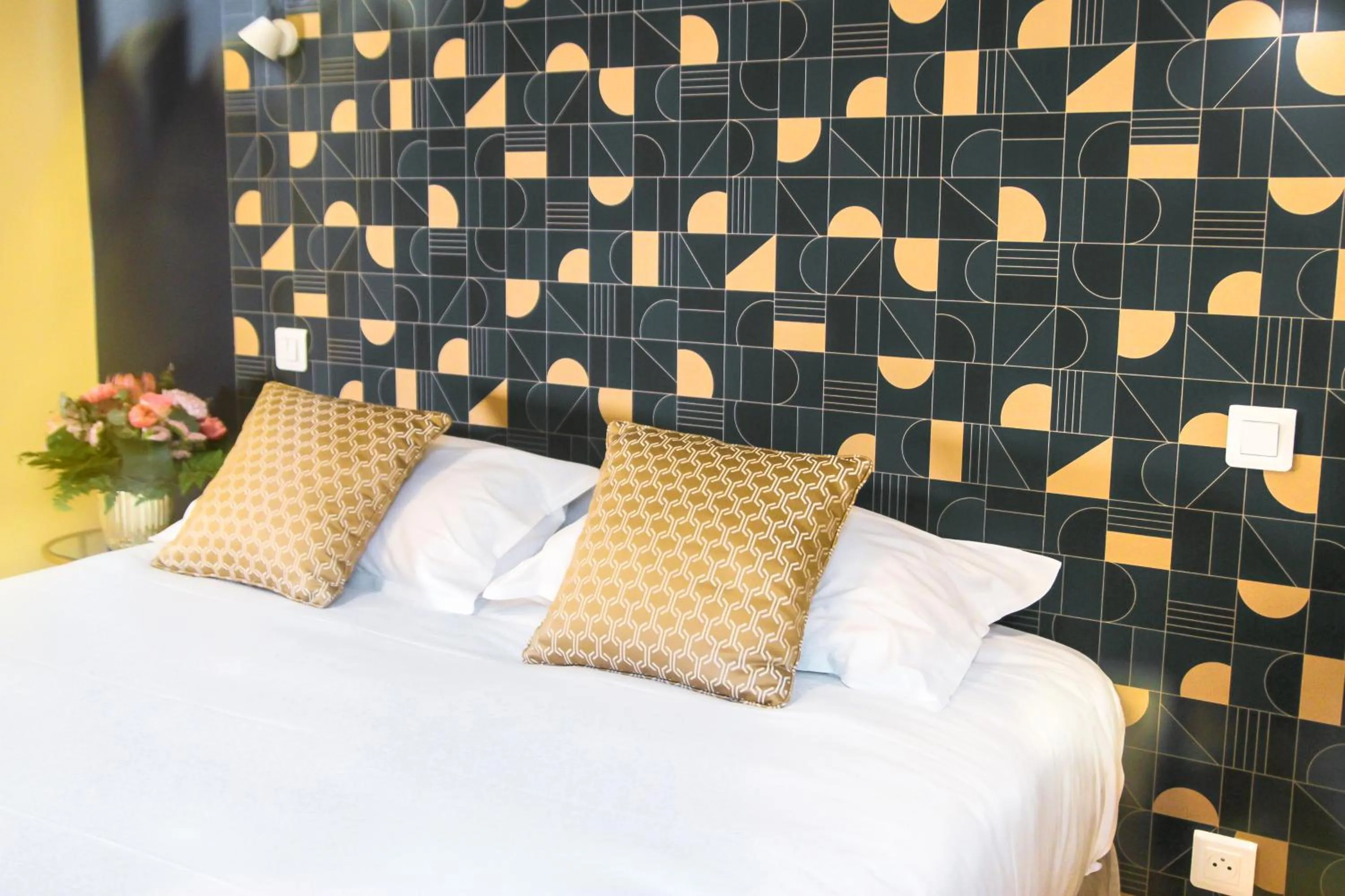 Bedroom, Bed in Hôtel Le Petit Périer