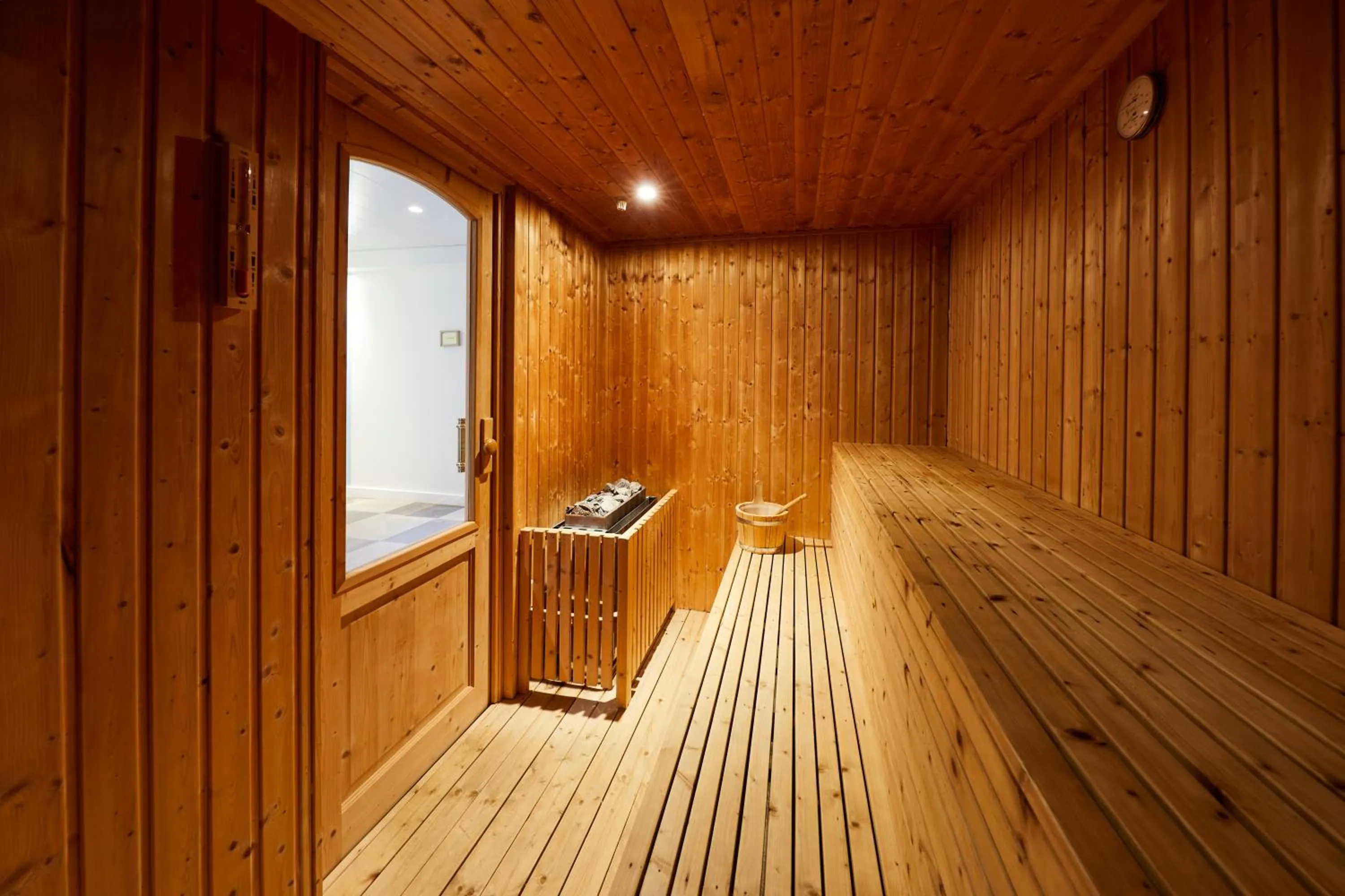 Sauna in Hôtel Le Petit Périer