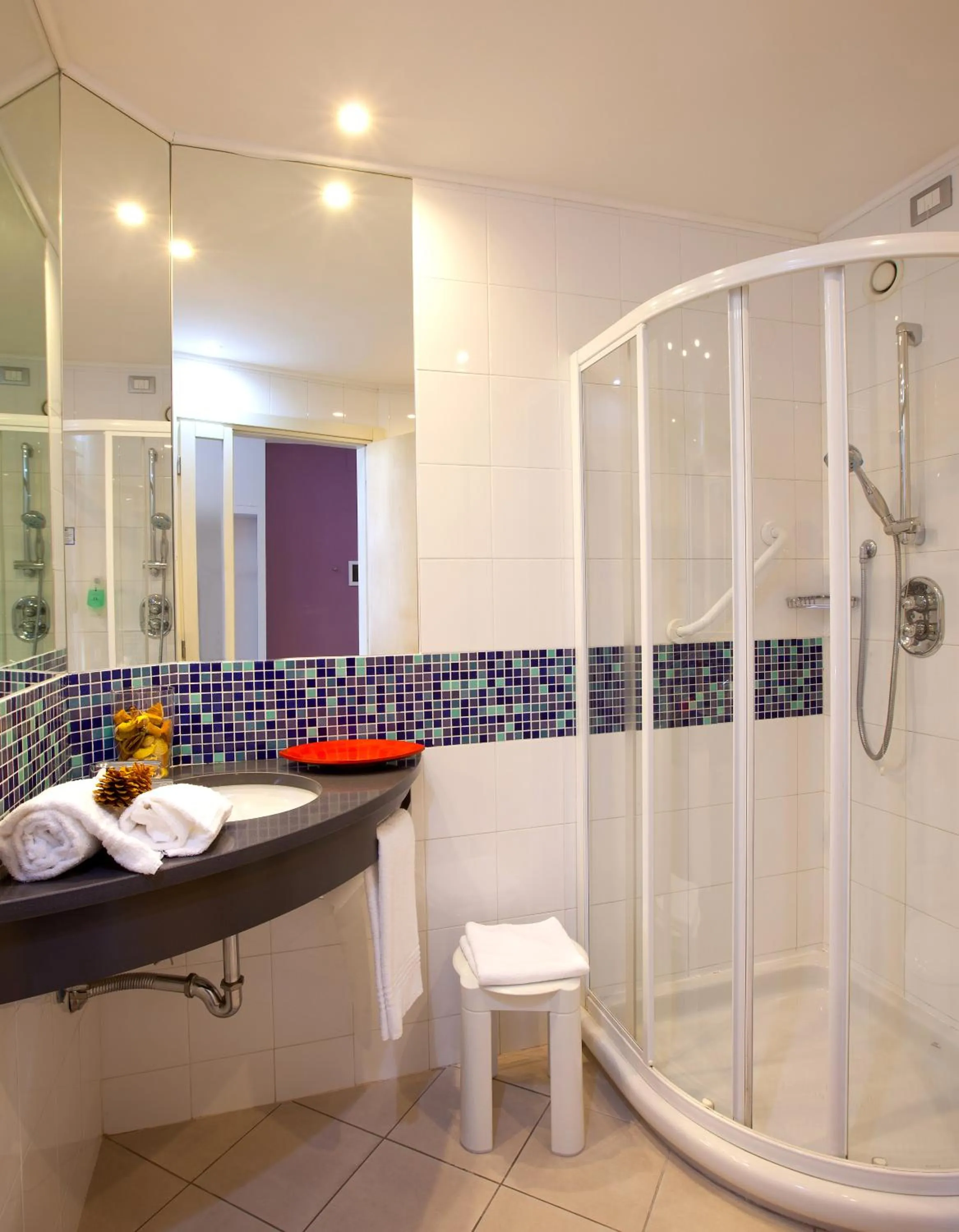 Shower in Holiday Inn Express Reggio Emilia by IHG