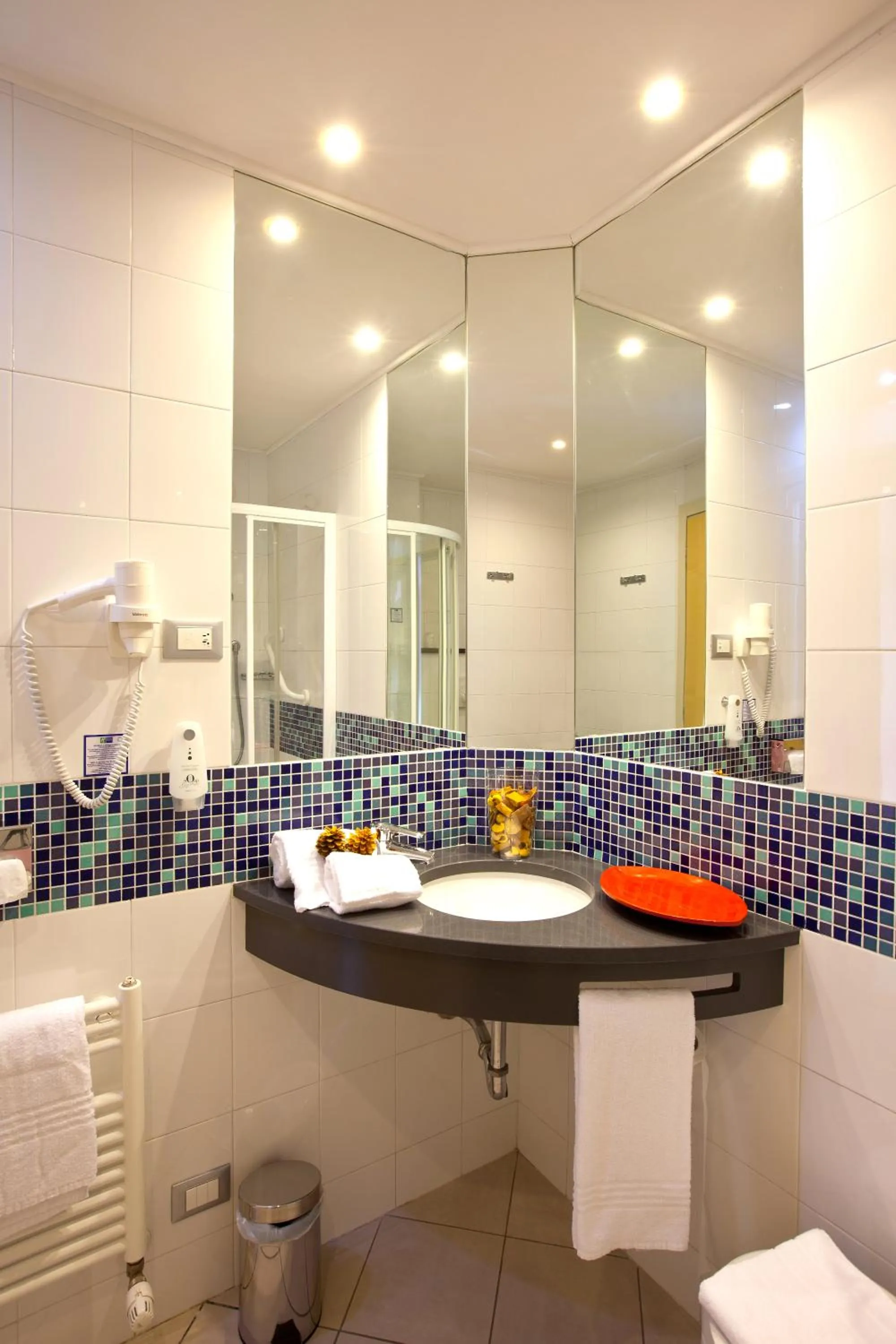 Toilet in Holiday Inn Express Reggio Emilia by IHG