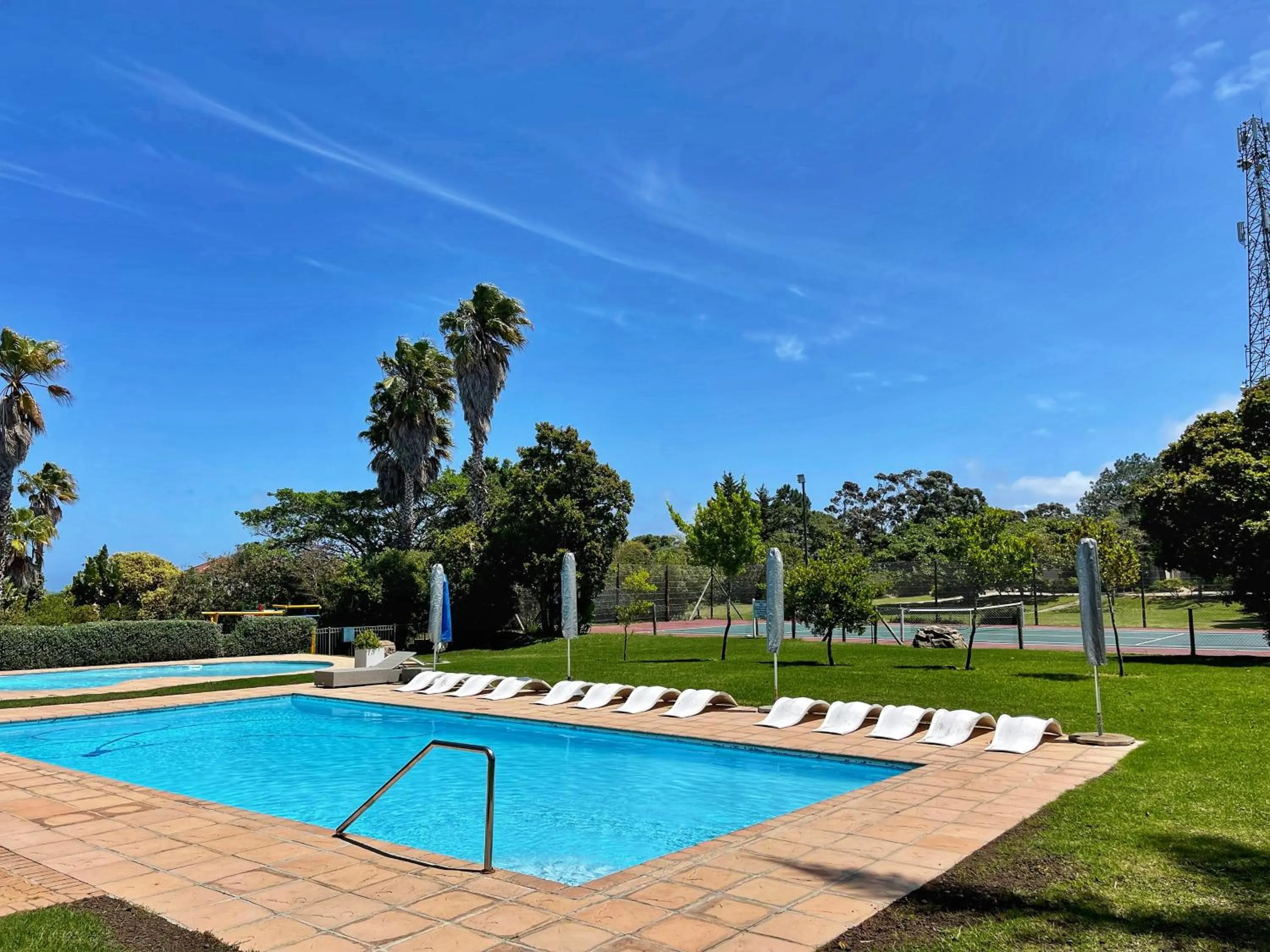 Swimming pool in Castleton Self-Catering Accommodation