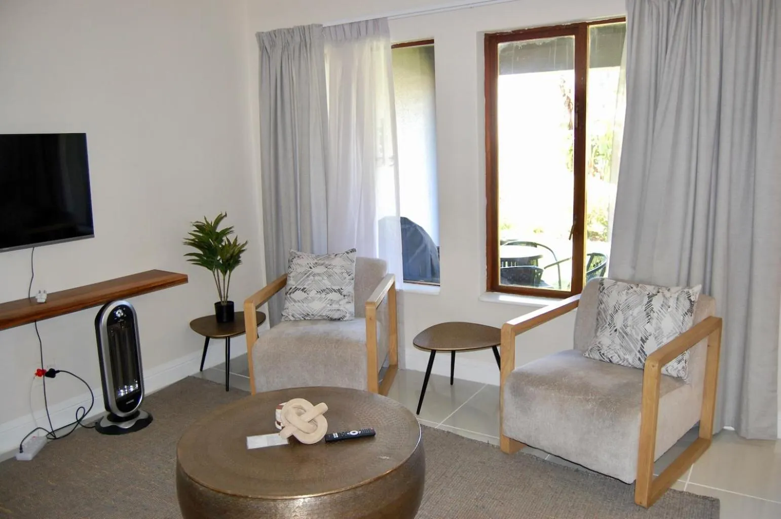 TV and multimedia in Castleton Self-Catering Accommodation