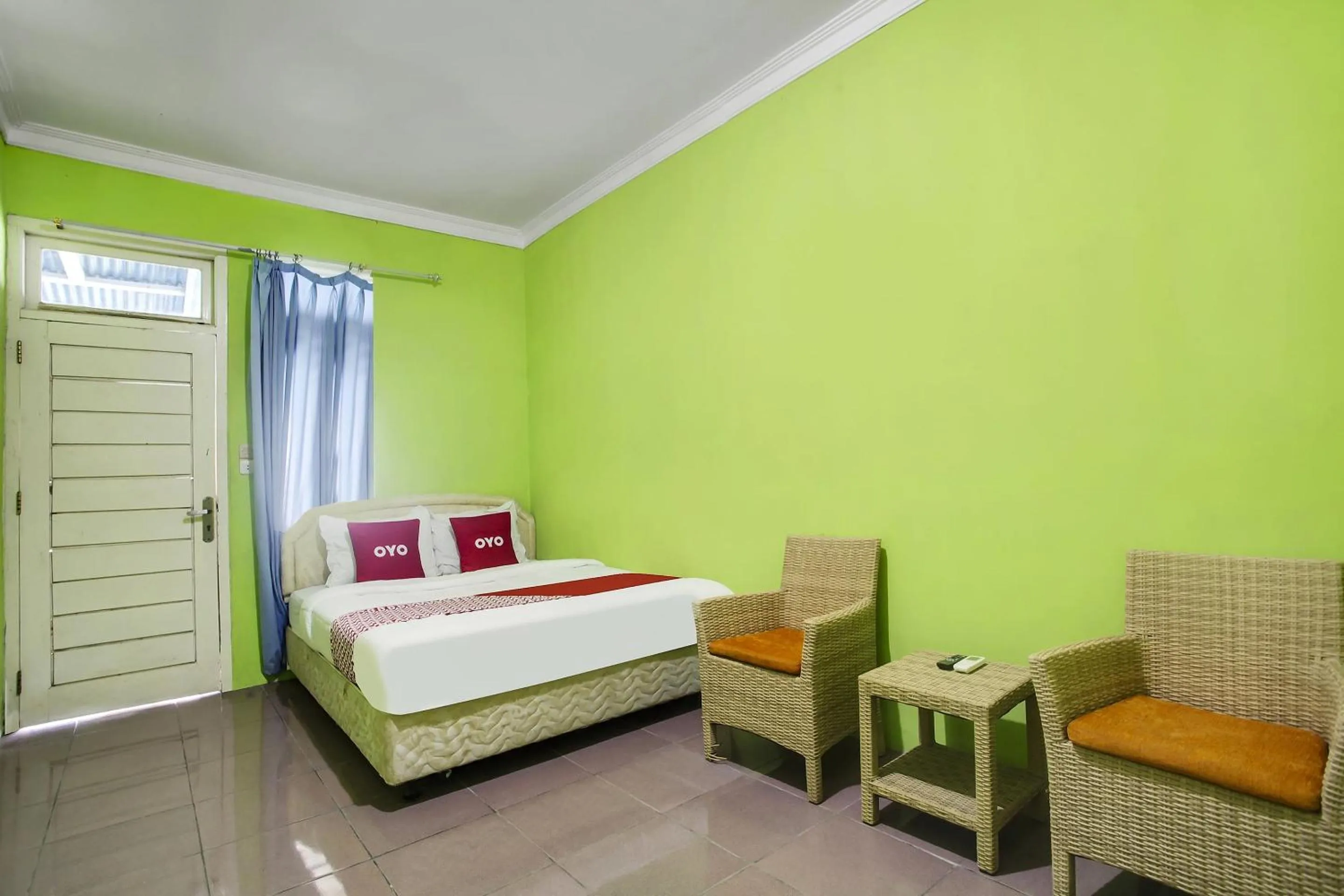 Bedroom, Bed in Hotel O Cottage Putra Mutun Beach