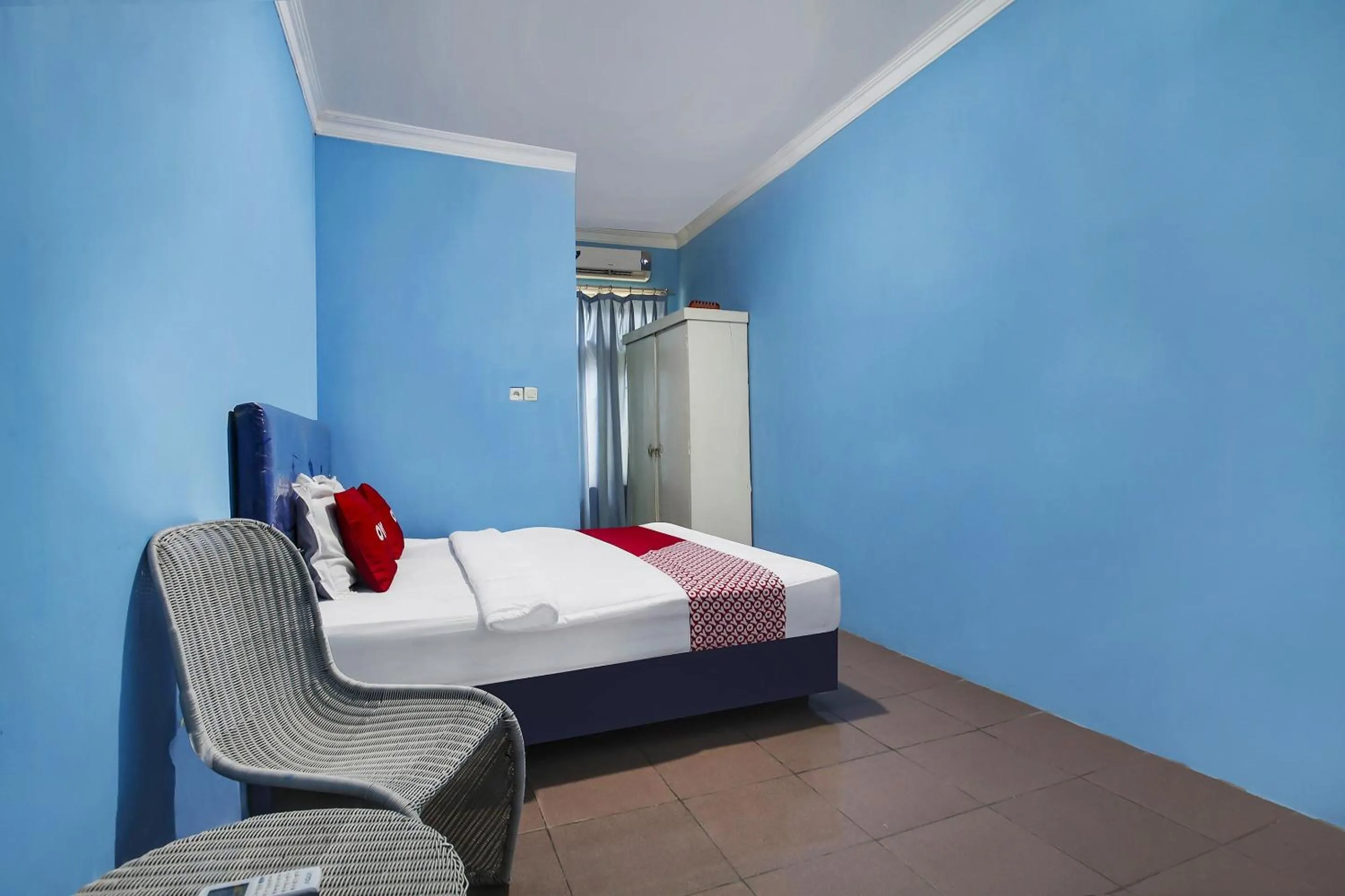 Bedroom, Bed in Hotel O Cottage Putra Mutun Beach