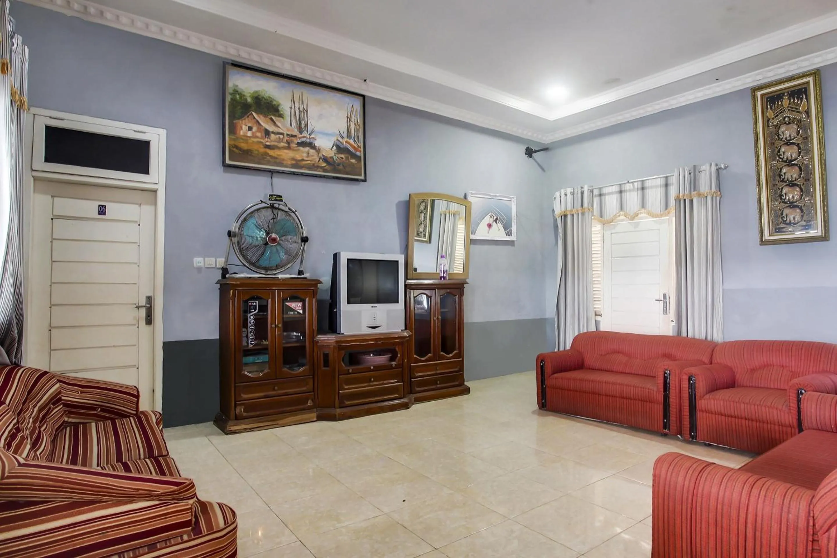 Lobby or reception in Hotel O Cottage Putra Mutun Beach