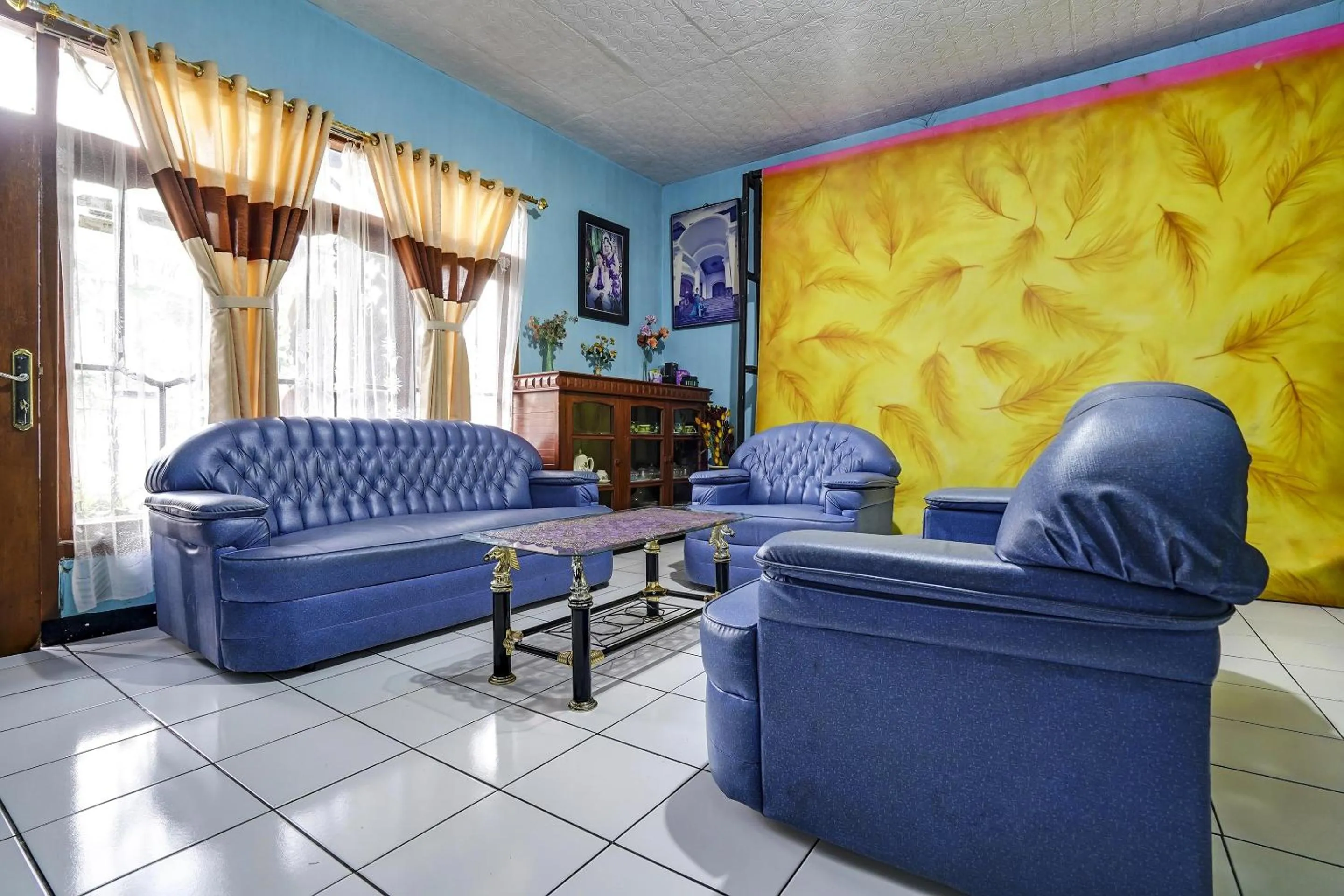 Lobby or reception in OYO Homes 91006 Eco Tourism Desa Cibodas Areng 5 Syariah