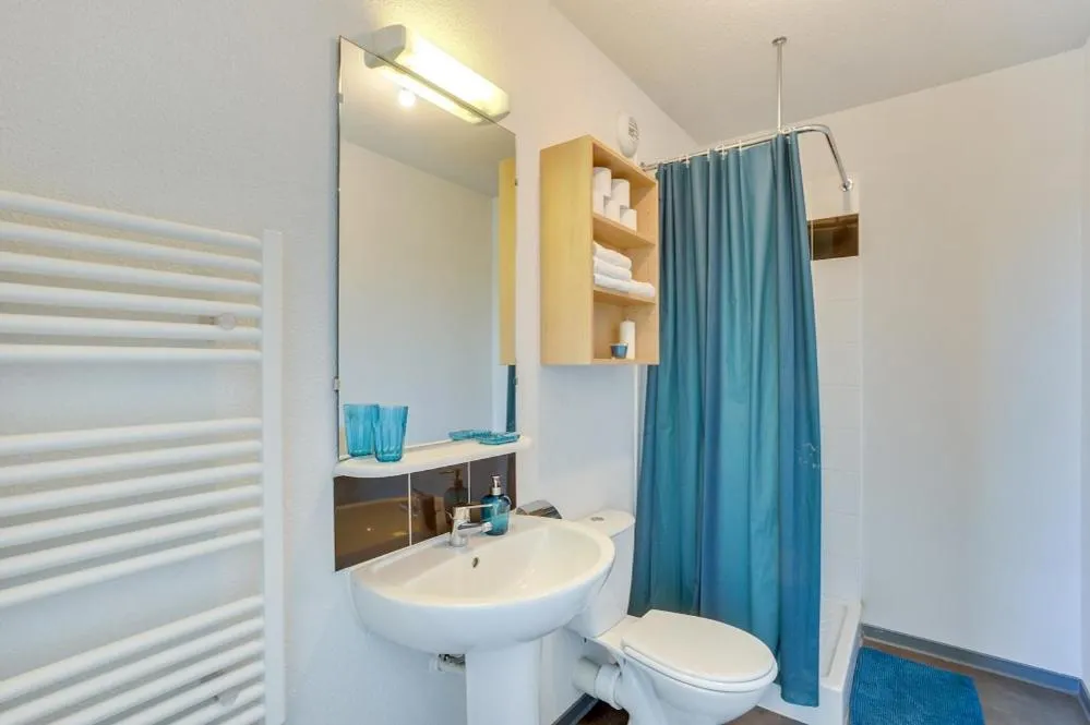 Bathroom in Apparteo Toulouse