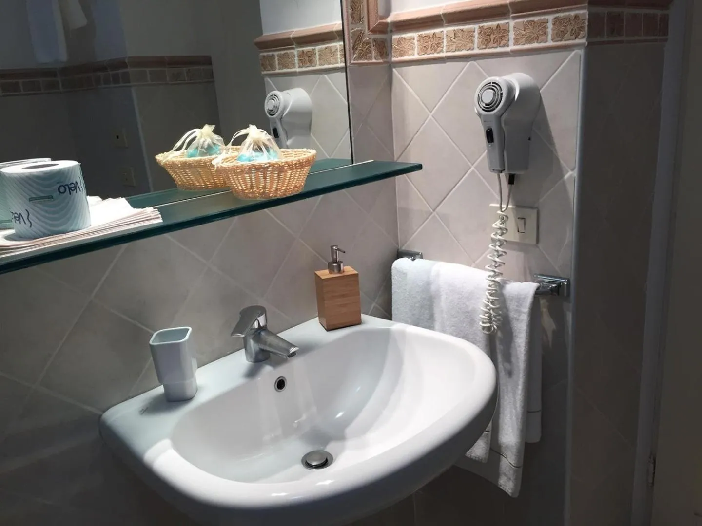 Bathroom in Resort Le Picchiaie