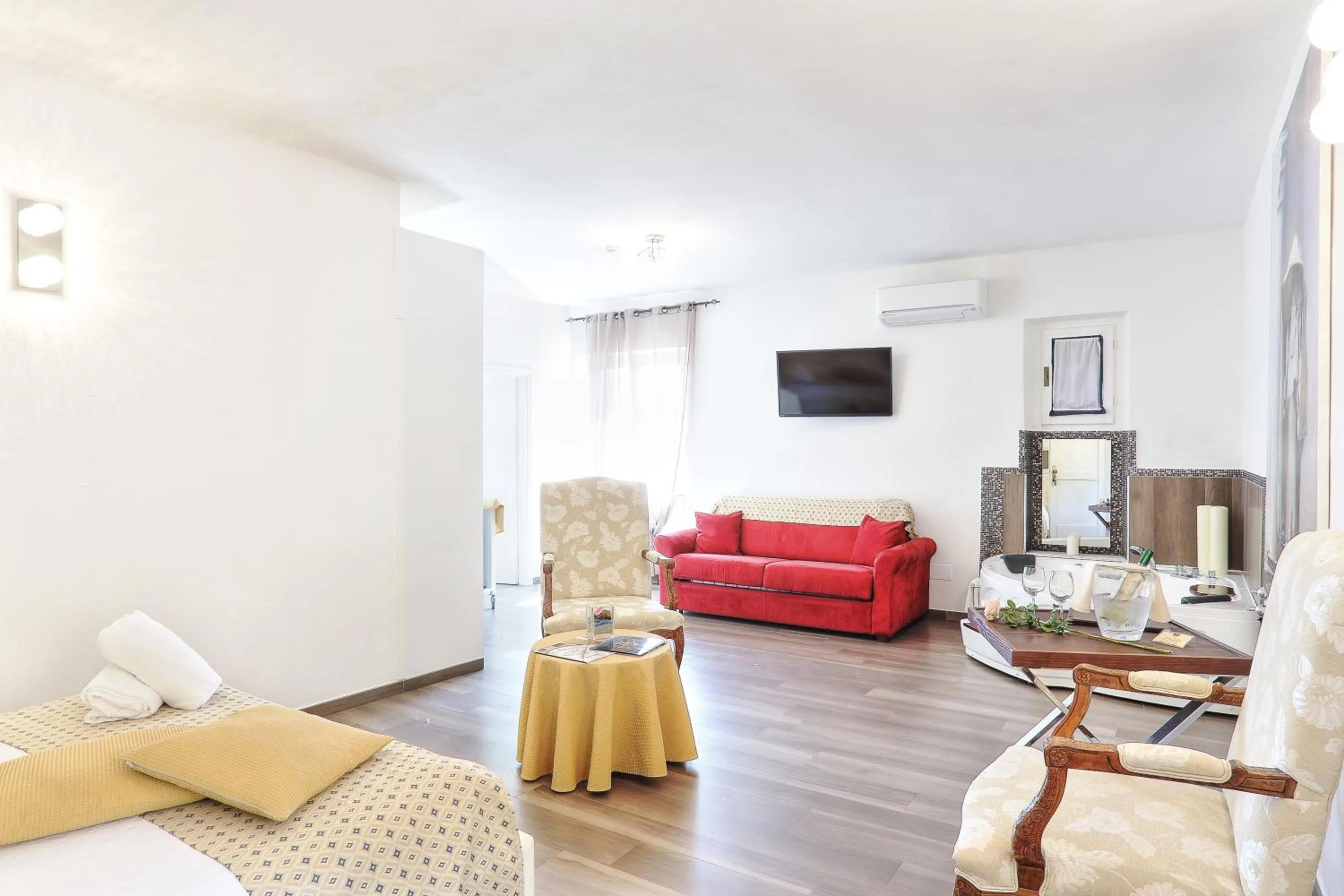 Communal lounge/ TV room, Bed in Resort Le Picchiaie