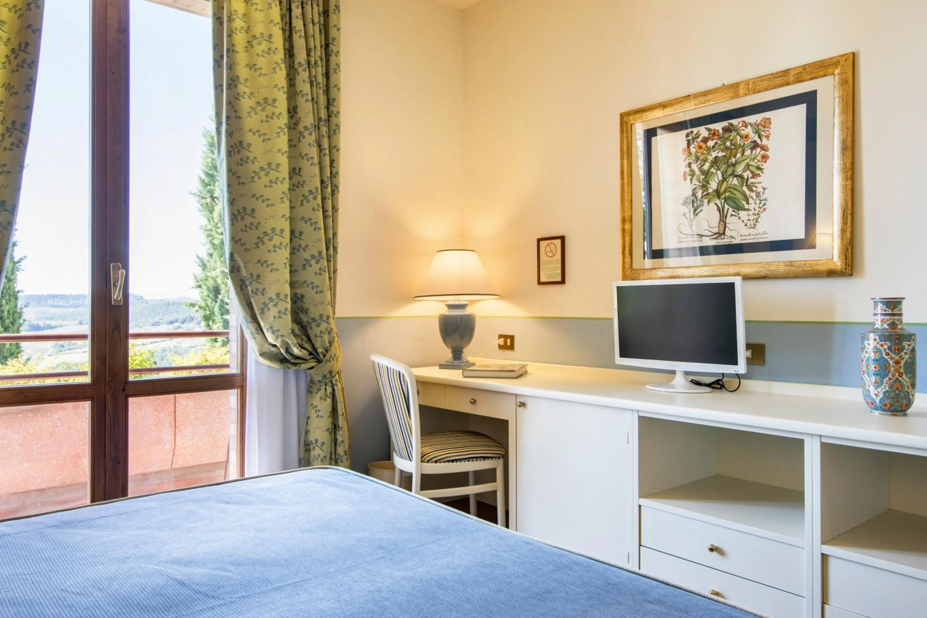 TV and multimedia, Bed in Relais Santa Chiara Hotel - Tuscany Charme