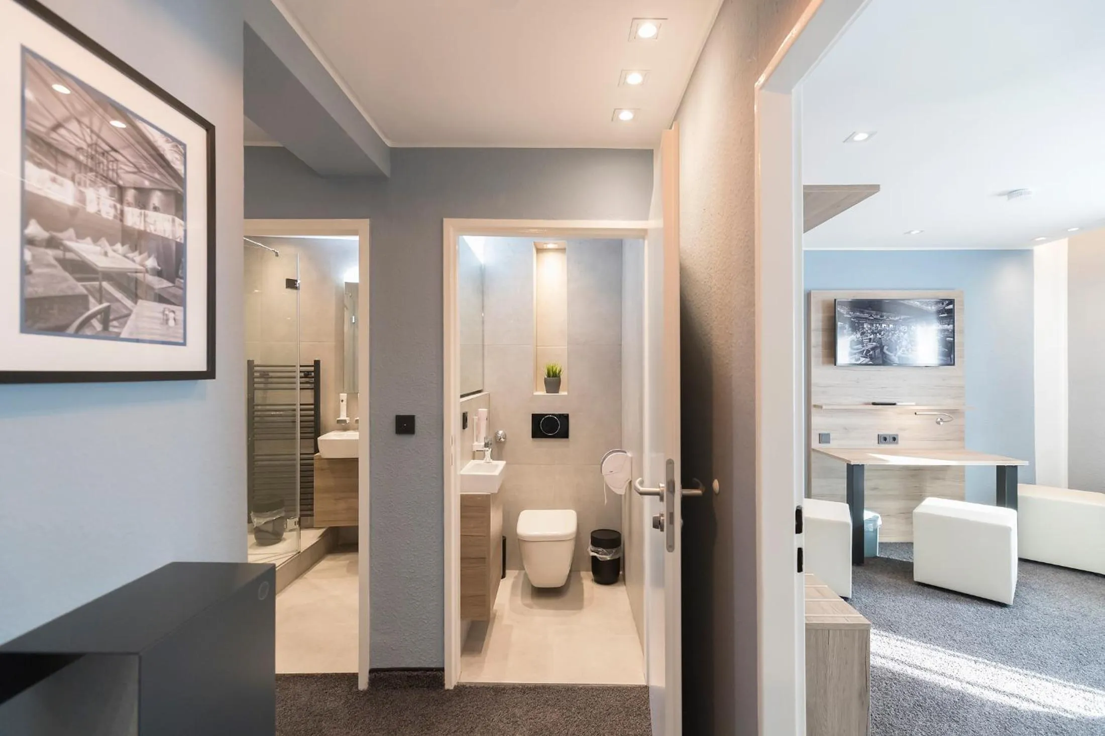 Bathroom in Riverview Apartments by dasPaul