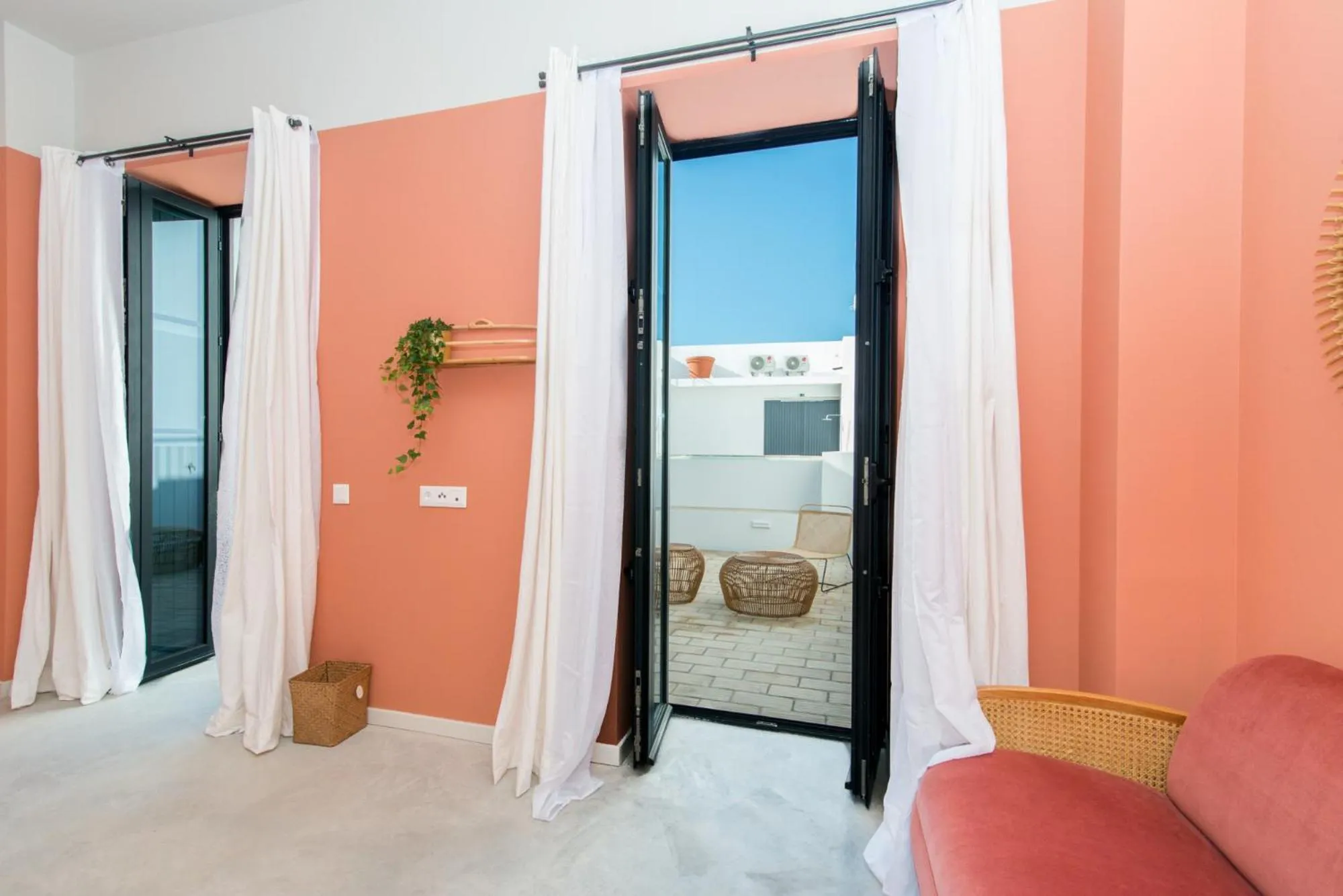 Balcony/Terrace, Bed in Casa Rosa Villa with Pool in Olhao Centre