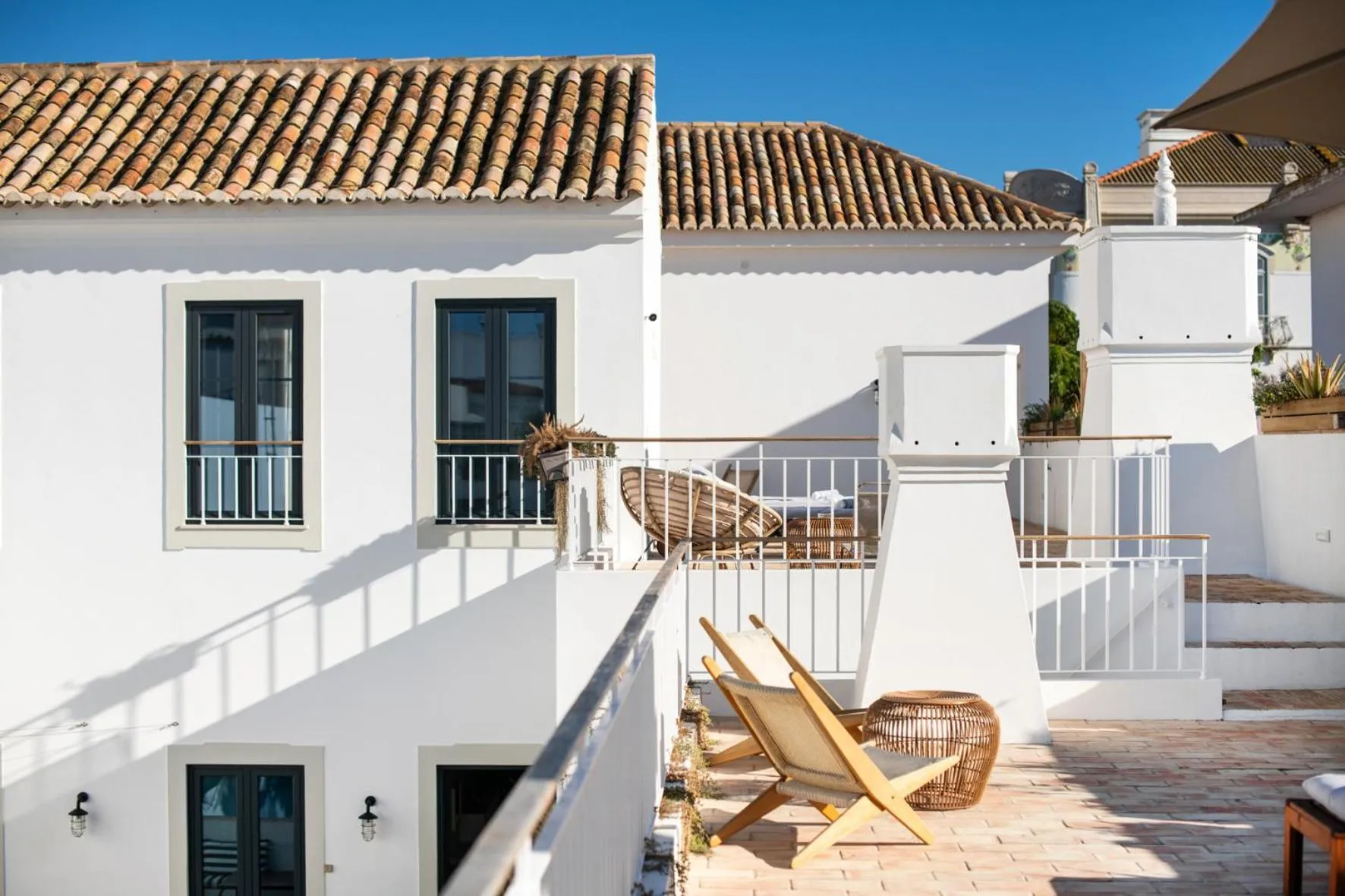 Property building in Casa Rosa Villa with Pool in Olhao Centre