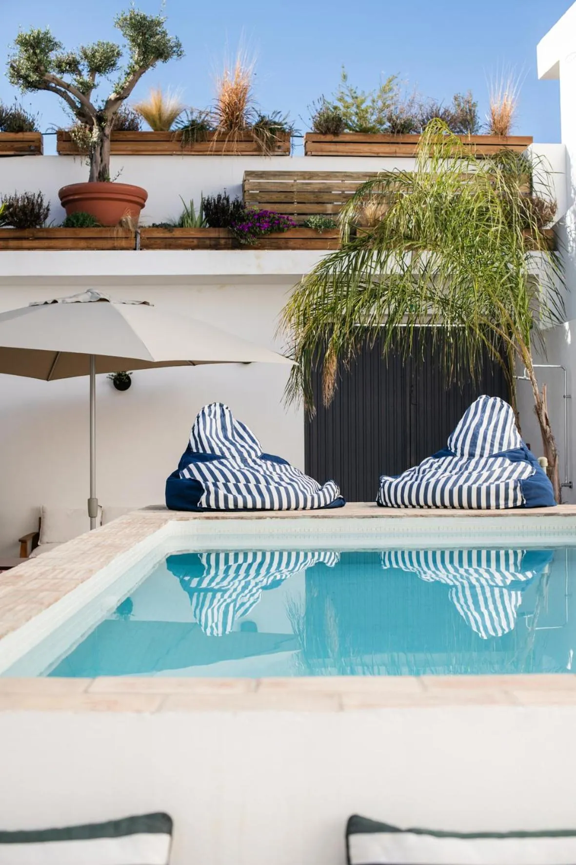 Patio in Casa Rosa Villa with Pool in Olhao Centre