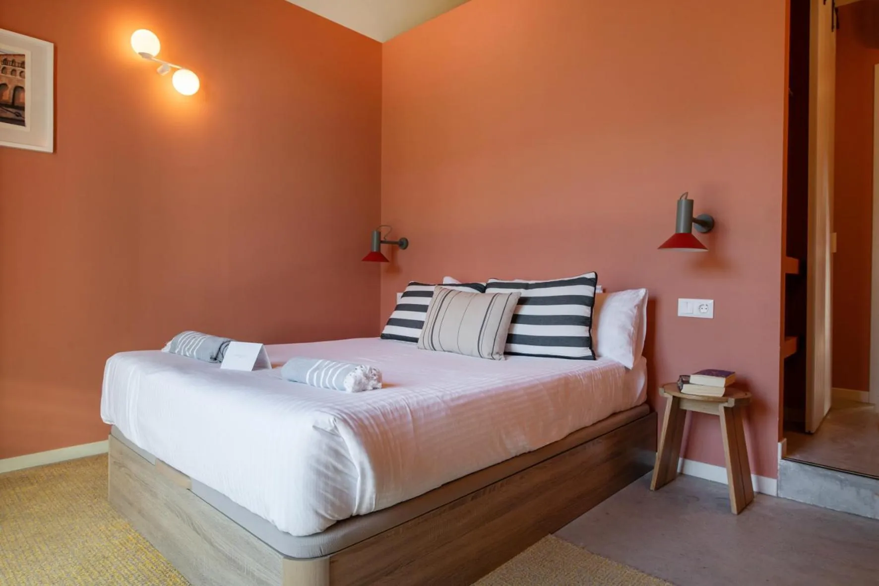 Bed in Casa Rosa Villa with Pool in Olhao Centre